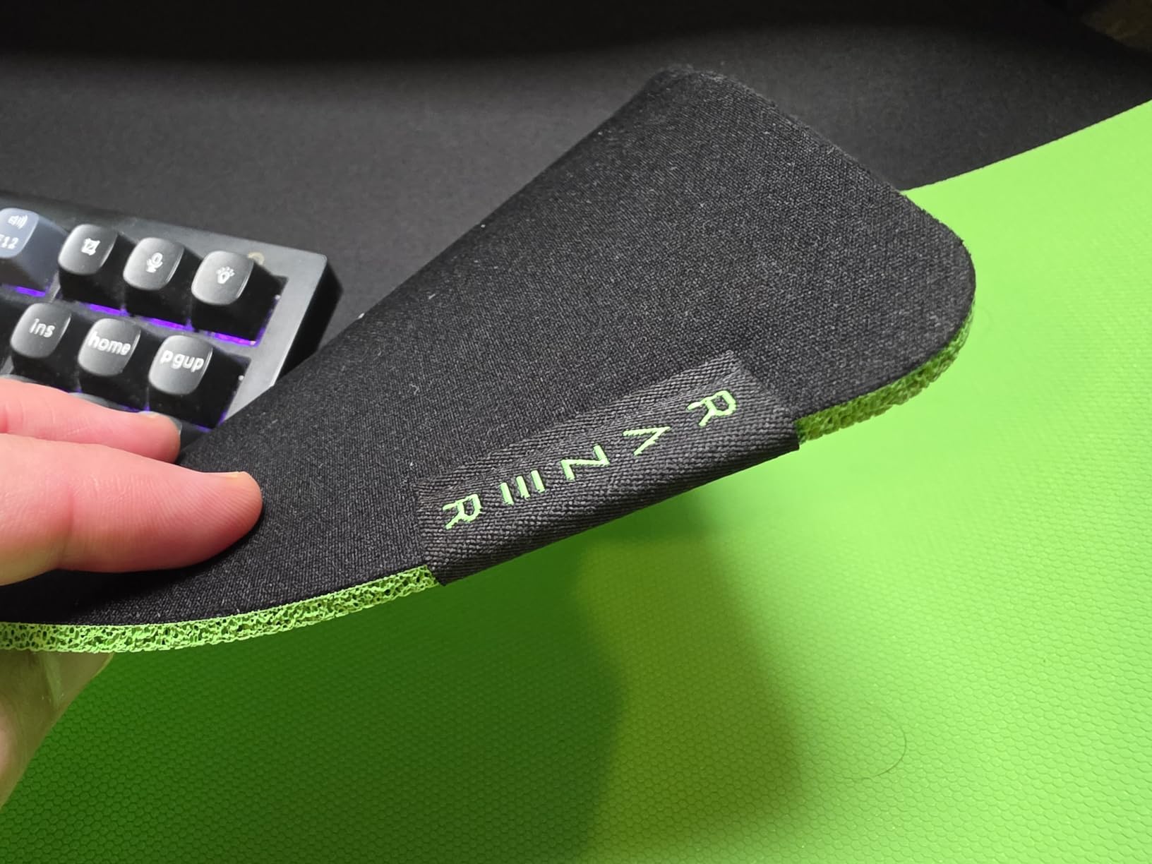 Razer Gigantus V2 Cloth Gaming Mouse Pad (XXL), Thick, Non-Slip Base, Black | High-Density Foam customer photo 2