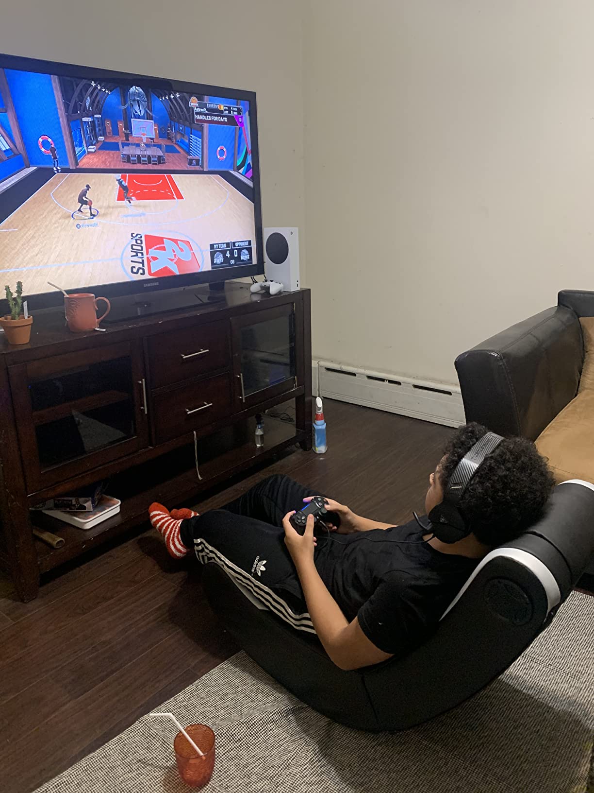 X Rocker Video Gaming Floor Rocker Chair, Built-in Audio, Foldable, for Gamers, Bedroom, or Game Room for Boys, Girls, Teens 5-17, Gifts for Gamers customer photo 1