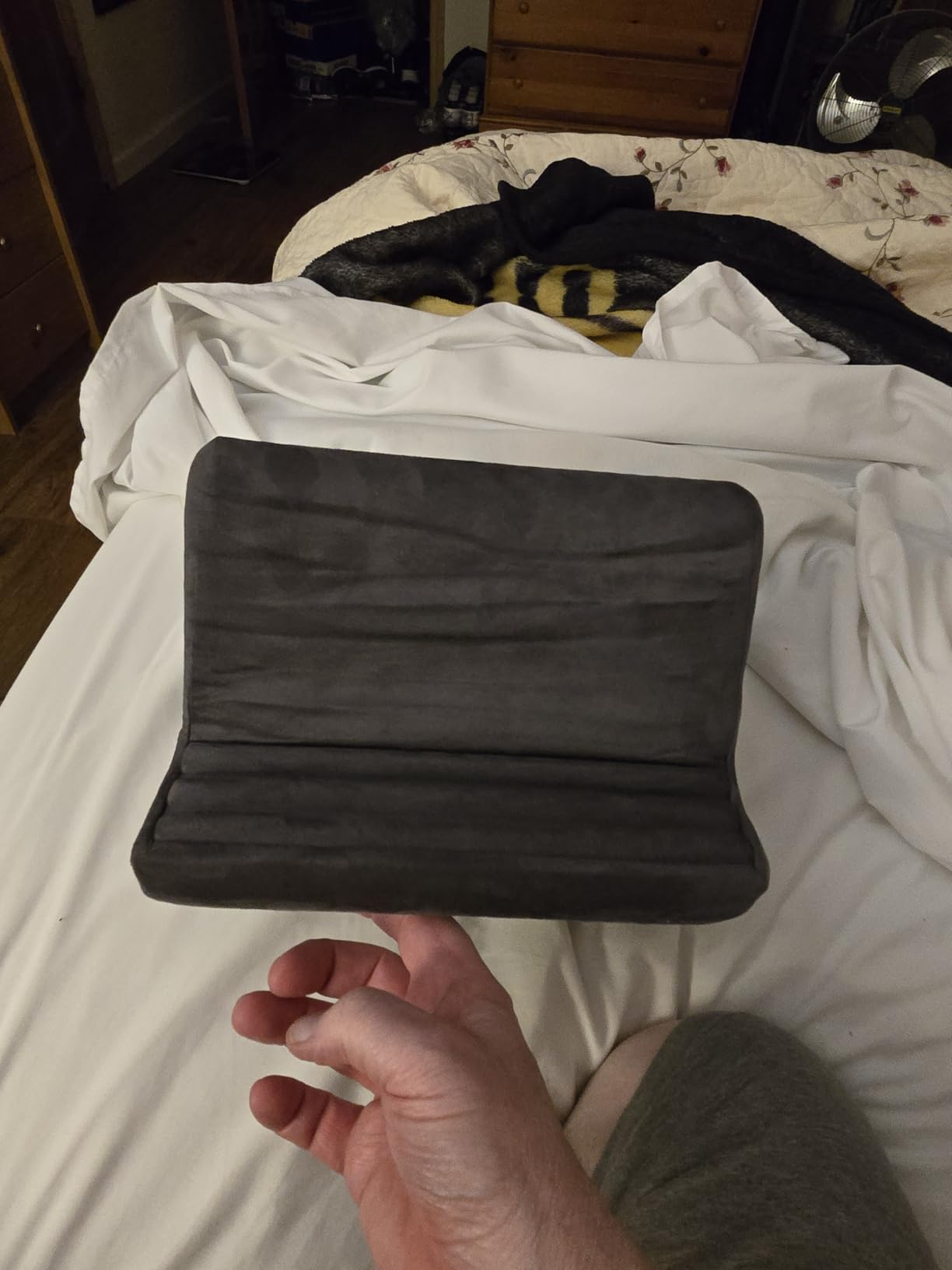 Lamicall Tablet Pillow Stand iPad Bed Soft Holder for Lap 6 Viewing Angles | Soft, Relieve Neck Fatigue, 6 Viewing Angles, Sofa Tablet Dock for 4-13