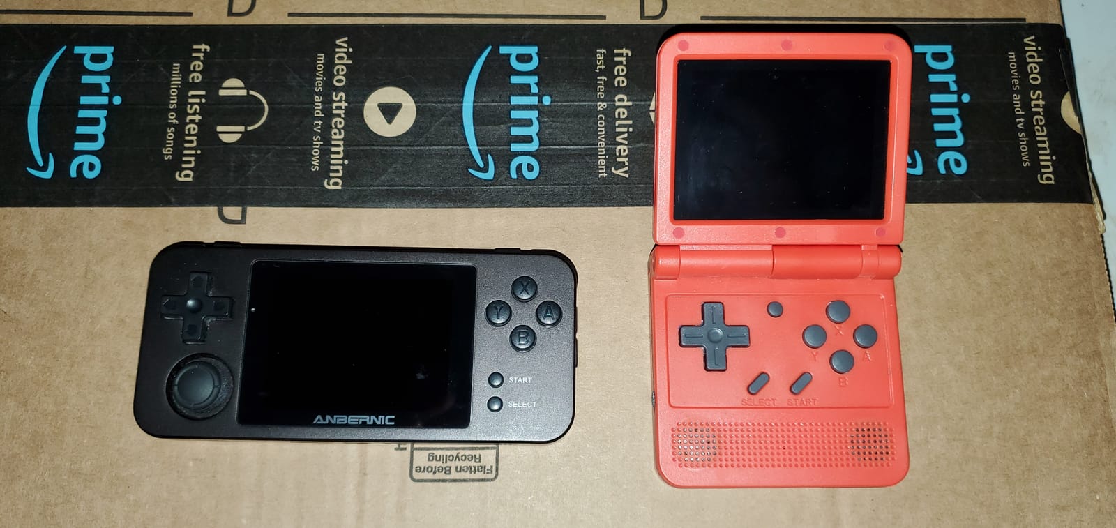 GoolRC Retro Handheld Game Console, with 16G Built-in 2000 Classic Games, Portable Hand Held Open Source Linux System 3.0-in HD IPS Screen Portable Game Console (Red 16GB) customer photo 1