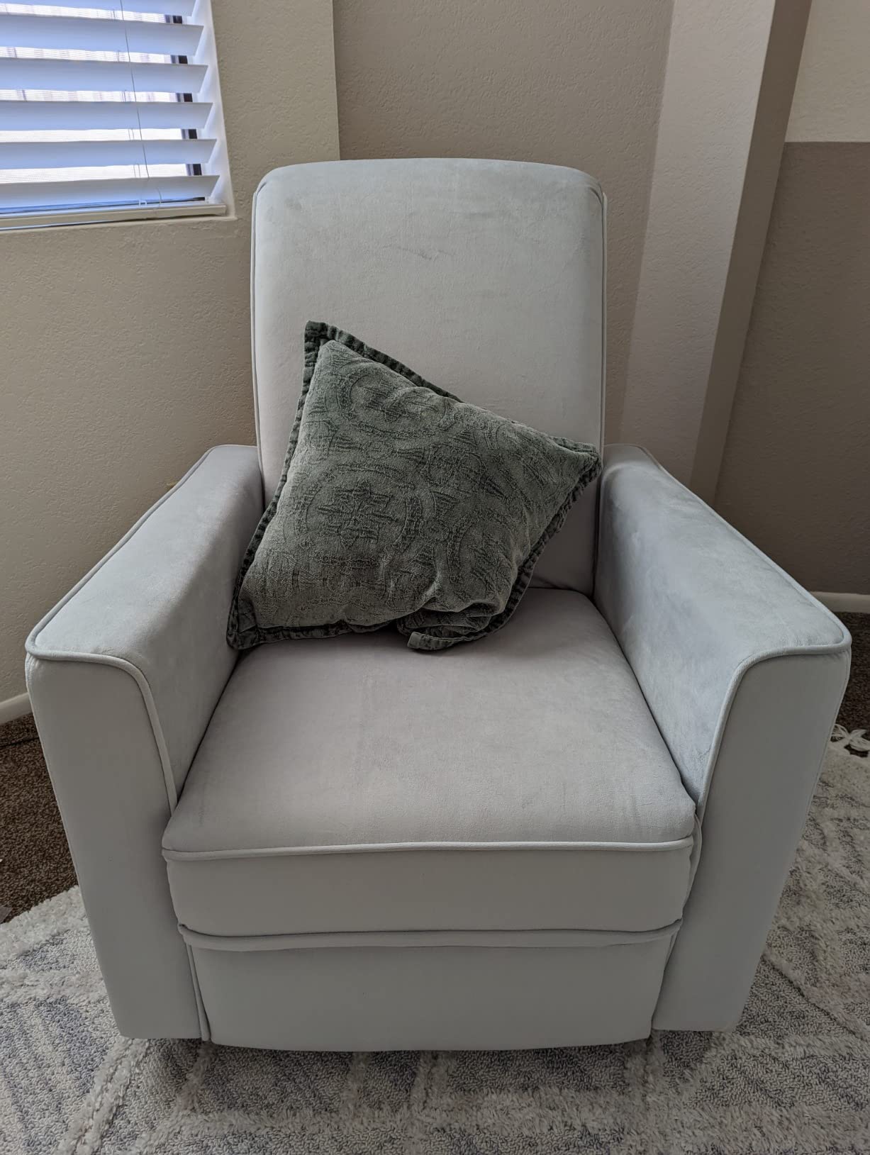 évolur Harlow Upholstered Power Glider Recliner with USB Charging - Rocking & 275° Swivel with Smooth Glide - Greenguard Gold & FSC Certified - Modern Nursery and Living Room Chair in Light Grey customer photo 1