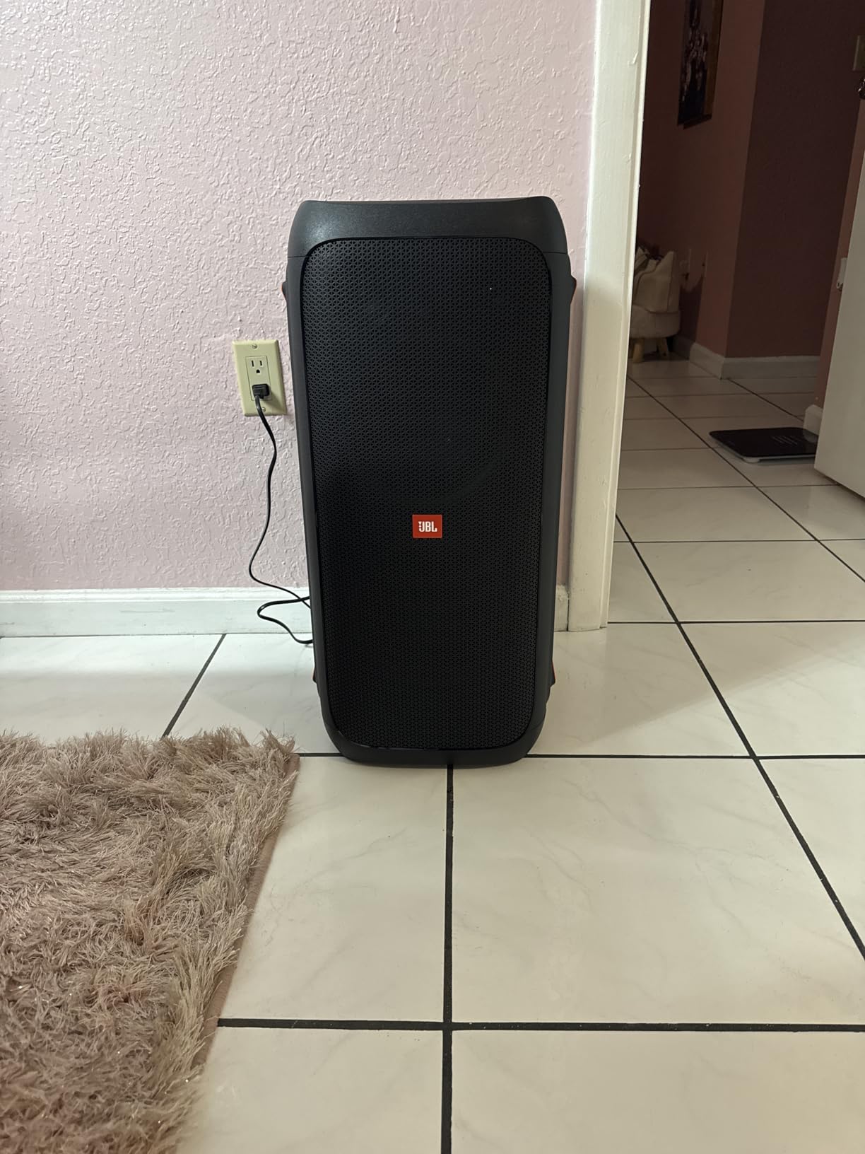 JBL Partybox 310 - Portable Party Speaker with Long Lasting Battery, Powerful JBL Sound and Exciting Light Show, Black customer photo 1