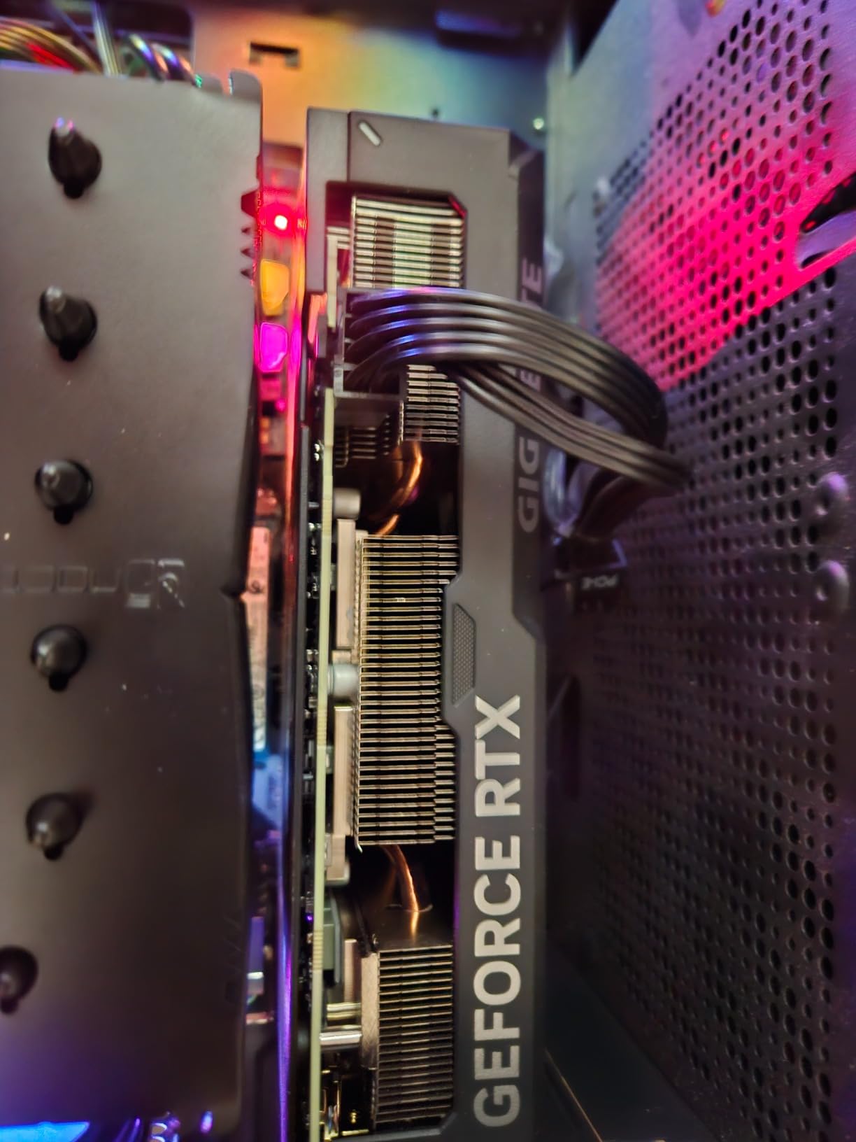 Noctua NH-D15S chromax.Black, Quiet High-Performance CPU Cooler | 160mm Height, Low-Noise Cooling, 6 Heatpipes, For Intel & AMD, 140mm Fan, High RAM Compatibility, Rich Accessory Kit customer photo 2