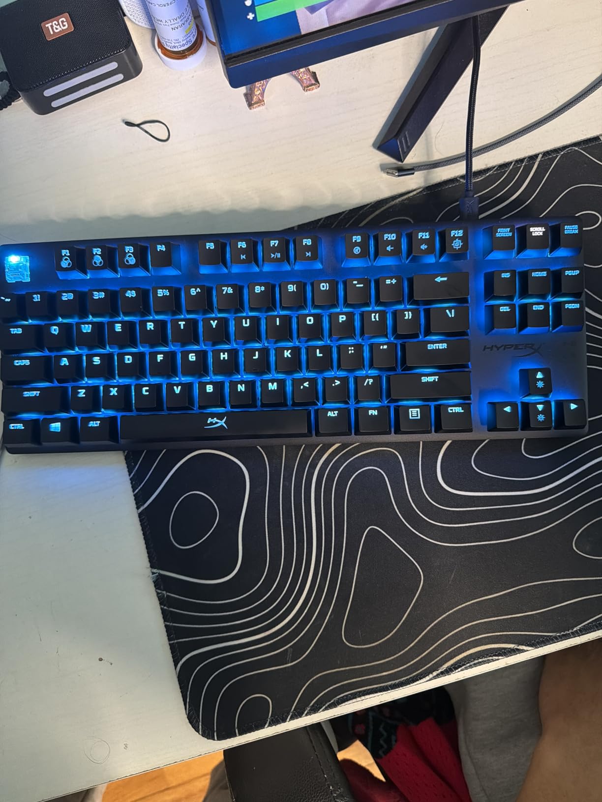 HyperX Alloy Origins Core Mechanical Gaming Keyboard Low Profile Aluminum Body Aqua Switch Tactile RGB Backlit for Xbox Series PS5 PS4 Computer PC Gaming Keyboards Tenkeyless Compact, Black (Renewed) customer photo 1