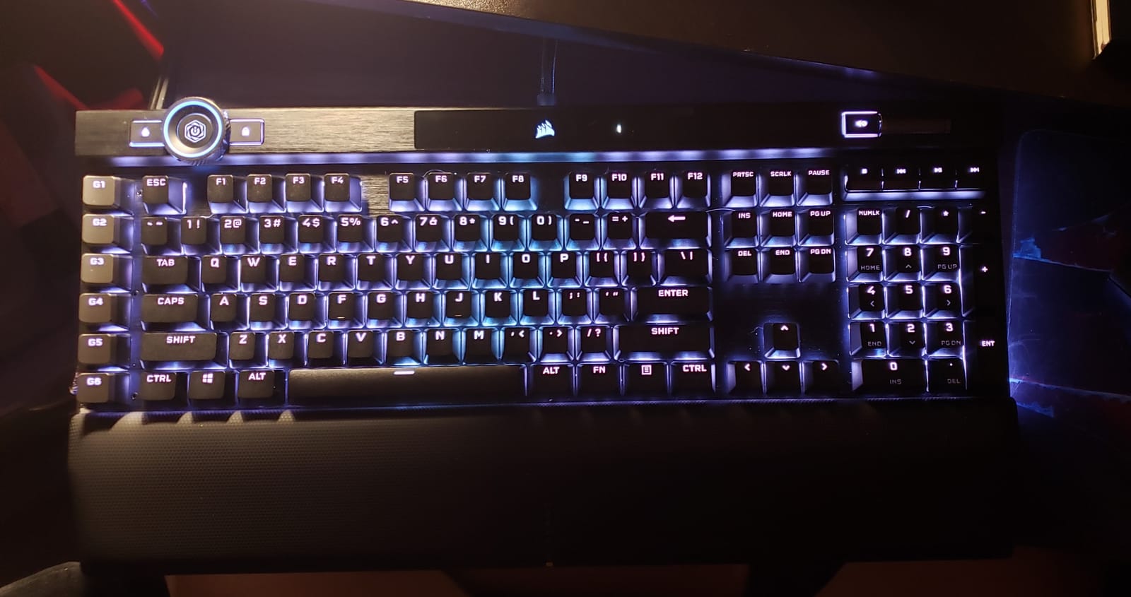 Corsair K100 RGB Mechanical Gaming Keyboard - Cherry MX Speed RGB Silver Keyswitches - PBT Double-Shot Keycaps - Elgato Stream Deck and iCUE Compatible - QWERTY NA Layout - Black customer photo 1