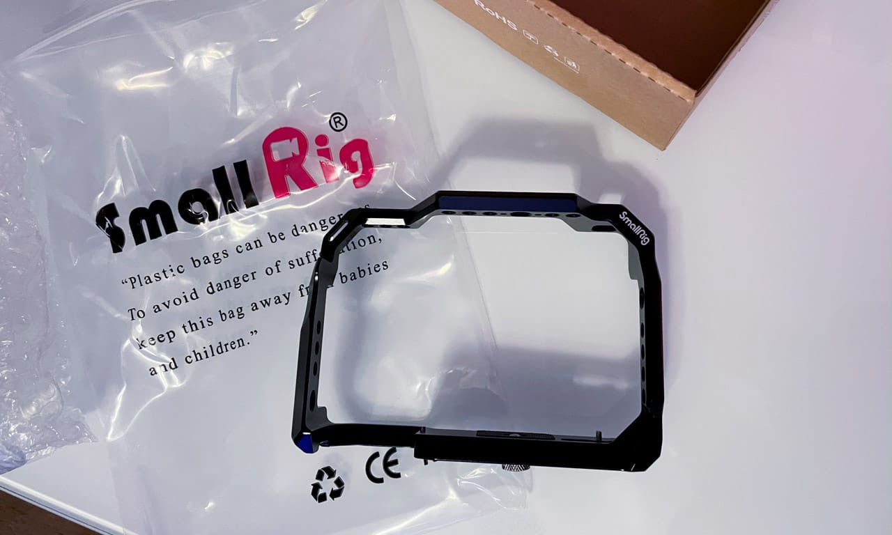 SmallRig Camera Cage for Canon R5 / R6, with Quick Release Plate for Arca customer photo 2