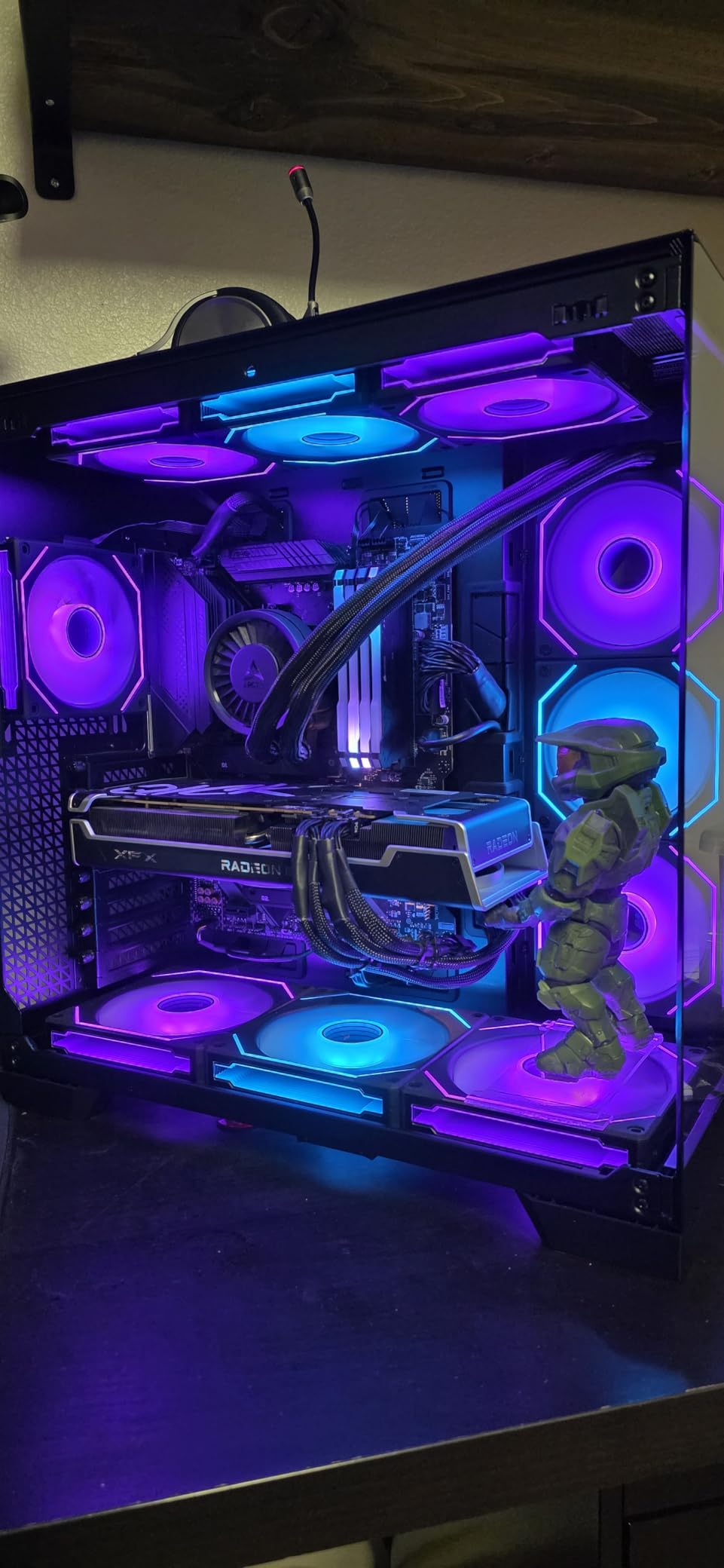 Exquisite Gaming: Halo: Master Chief - Mobile Phone & Gaming Controller Holder, Device Stand, Cable Guys, Xbox Licensed Figure, Green customer photo 2
