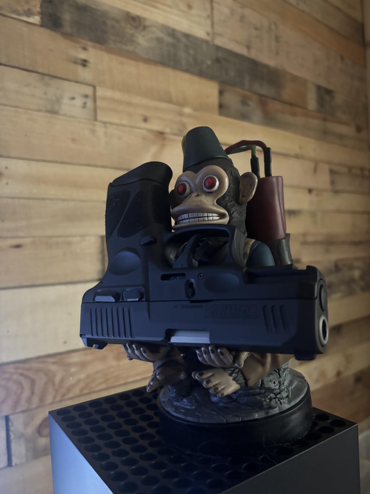 Exquisite Gaming: Call of Duty: Monkeybomb - Original Mobile Phone & Gaming Controller Holder, Device Stand, Cable Guys, Licensed Figure customer photo 2