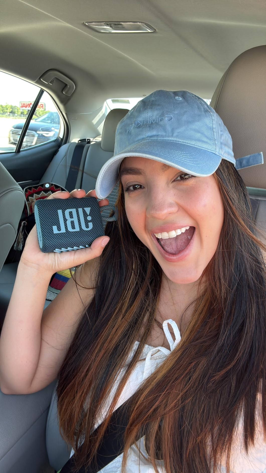 JBL Go 3 - Portable Mini Bluetooth Speaker, big audio and punchy bass, IP67 waterproof and dustproof, 5 hours of playtime, speaker for home, outdoor and travel (Black) customer photo 2