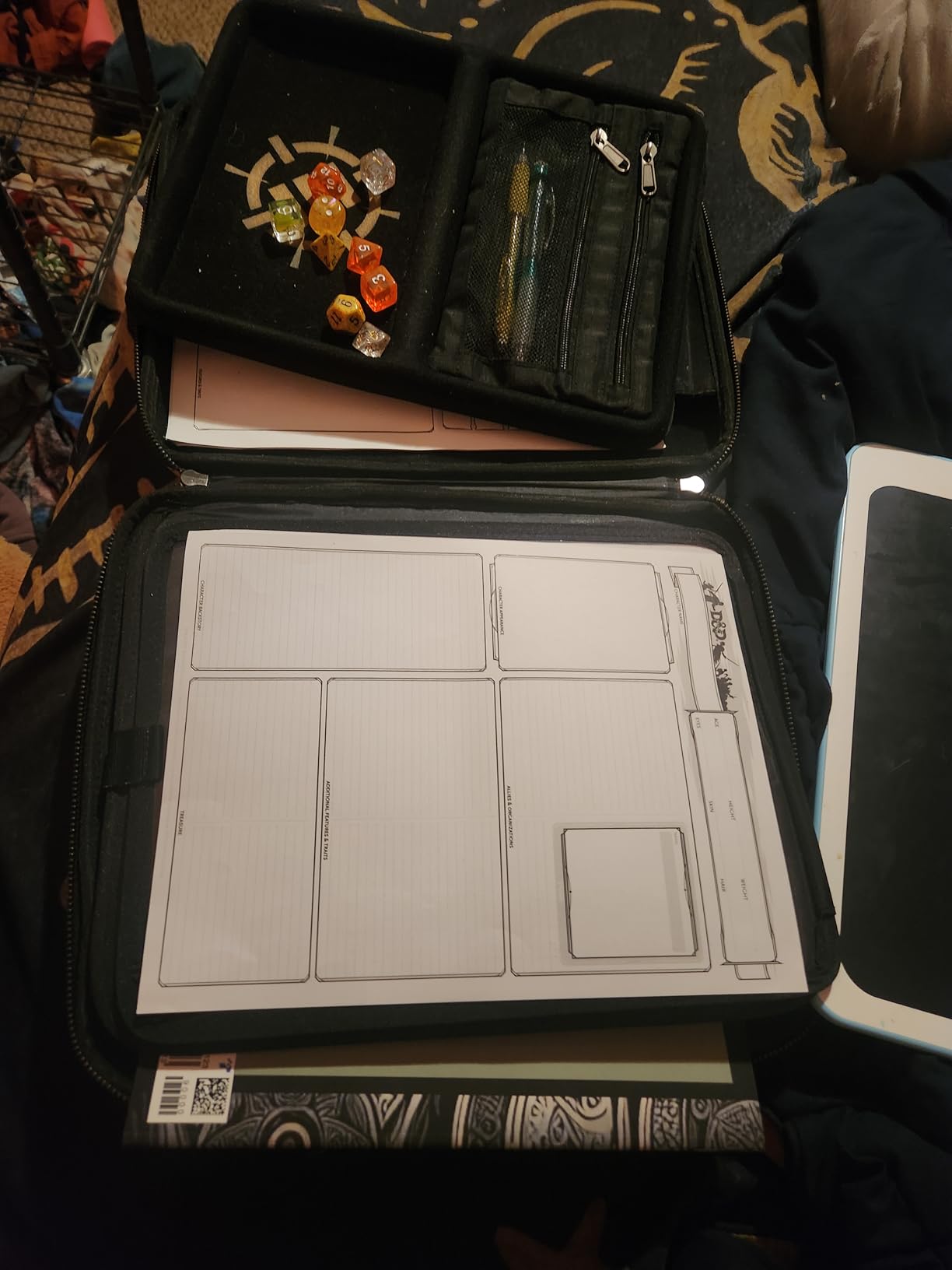 ENHANCE RPG Organizer Case - DnD Binder with Built-in Character Sheet Holder and Erasable Scribe Panel, Dice Rolling Area, Removable Pen Pouch, Miniature Foam Tray, Wrist Strap customer photo 2