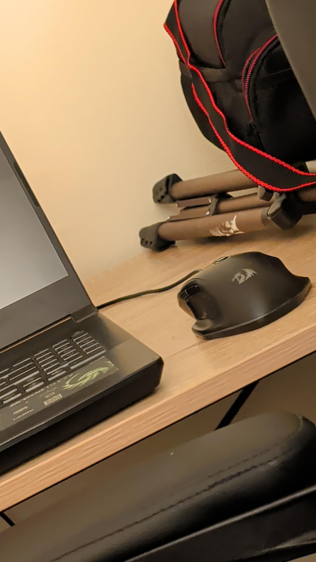 Redragon M602 Griffin RGB Gaming Mouse, Tri-Mode 2.4G/USB-C/Bluetooth Mouse Gaming, RGB Spectrum Backlit Ergonomic Mouse with 7 Programmable Backlight Modes up to 8000 DPI for Win PC Gamers (Wireless) customer photo 2