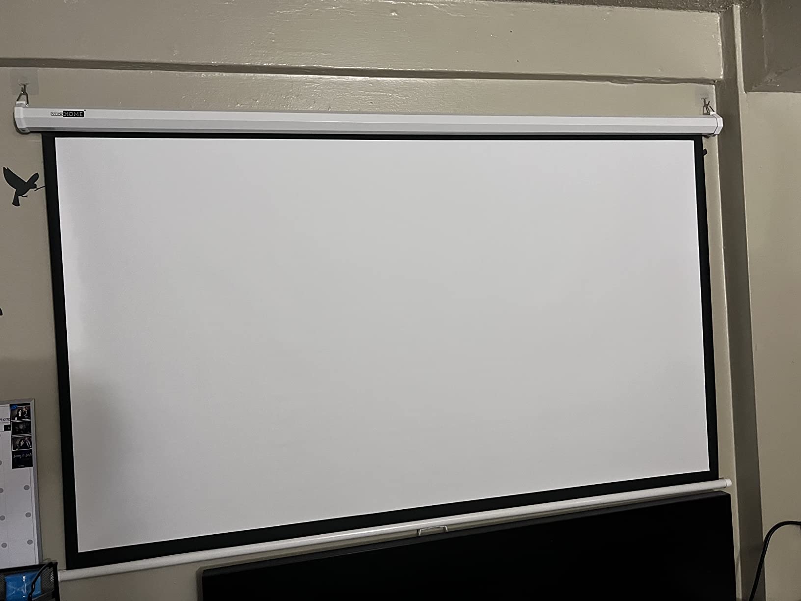 VIVOHOME 100 Inch 16:9 Pull Down Projector Screen, Black | Manual Retractable 4K Projection Screen for Home Theater, Roll Up ALR Movie Screen for Ceiling and Wall Mount customer photo 1