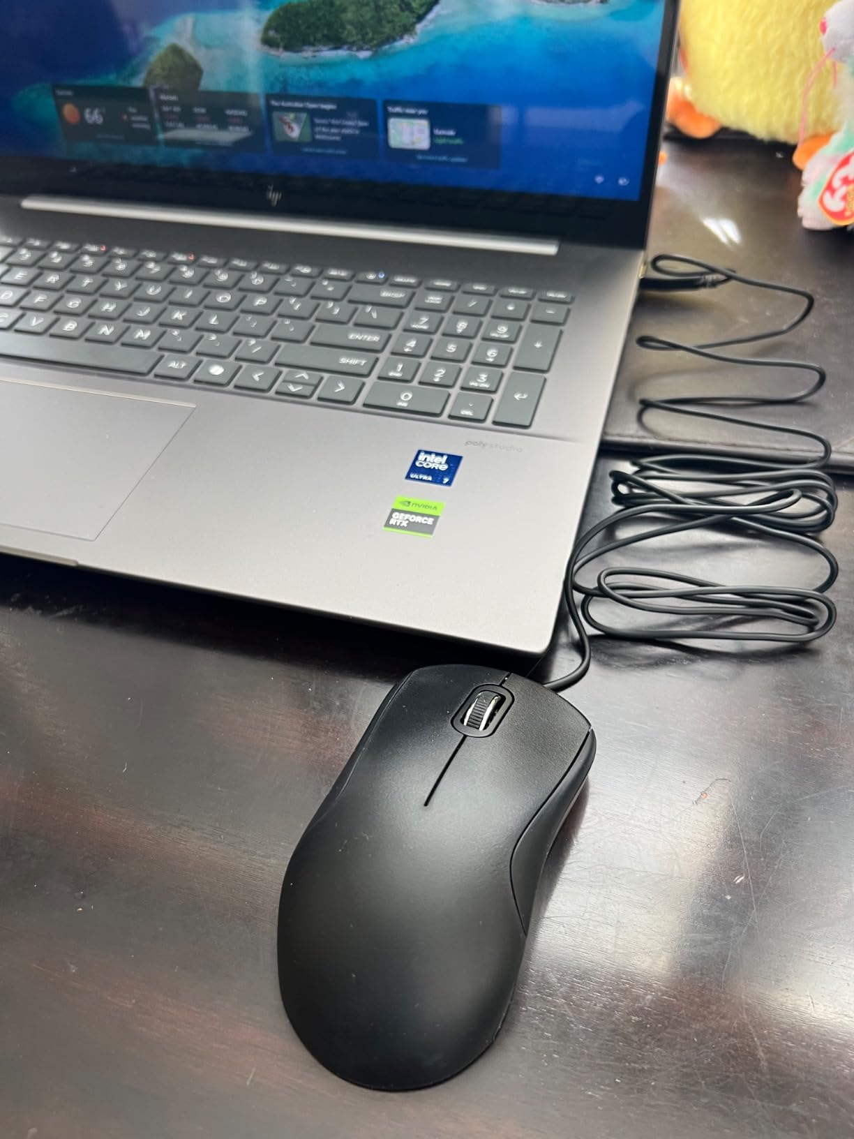 Amazon Basics 3-Button USB Wired Mouse with Precision Scroll Wheel customer photo 2