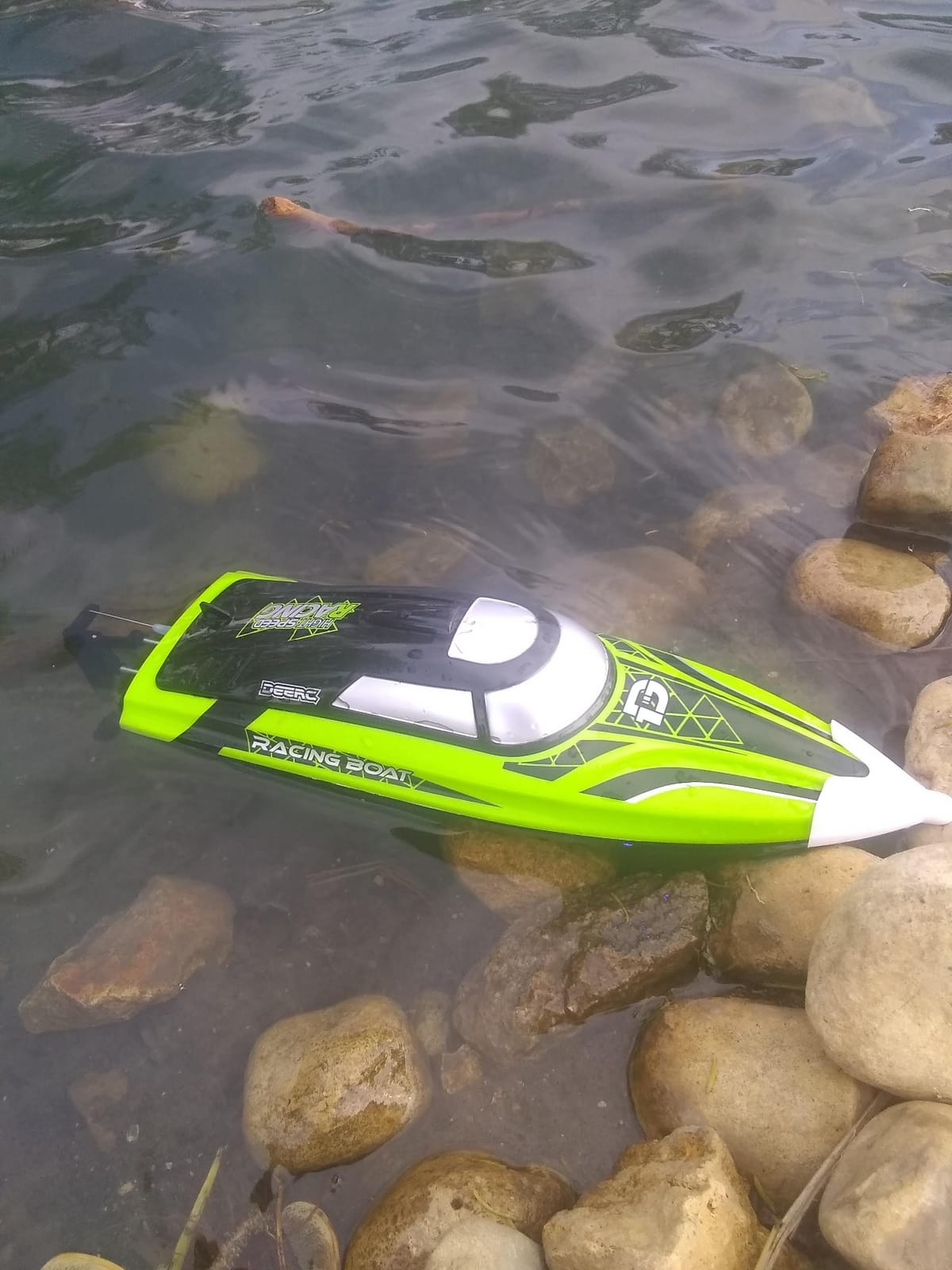 DEERC 14-Inch High Speed RC Boat, 20+ MPH, Auto Self-Righting, 2 Batteries | Fast Remote Control Boat for Pool & Lake, 493FT Control Range, LED Lights, 2.4GHz Full Proportional, Water Toy Gift customer photo 1