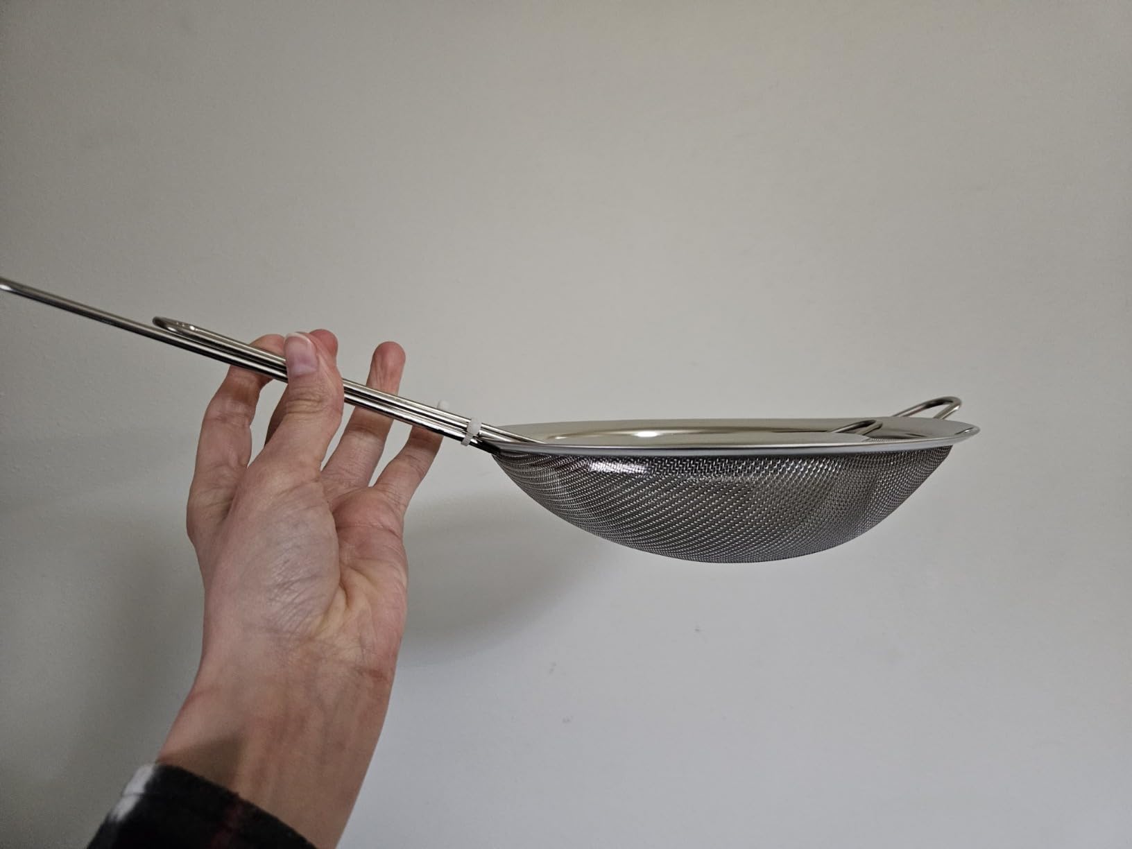 3Pcs Super Wire Extra Fine Mesh Strainer with Handle, Small Medium Large Size Sifter Metal Strainer Set, Stainless Steel Sieve Fine Mesh Strainers for Kitchen Rice Juice Quinoa Food Flour Baking YLYL customer photo 2
