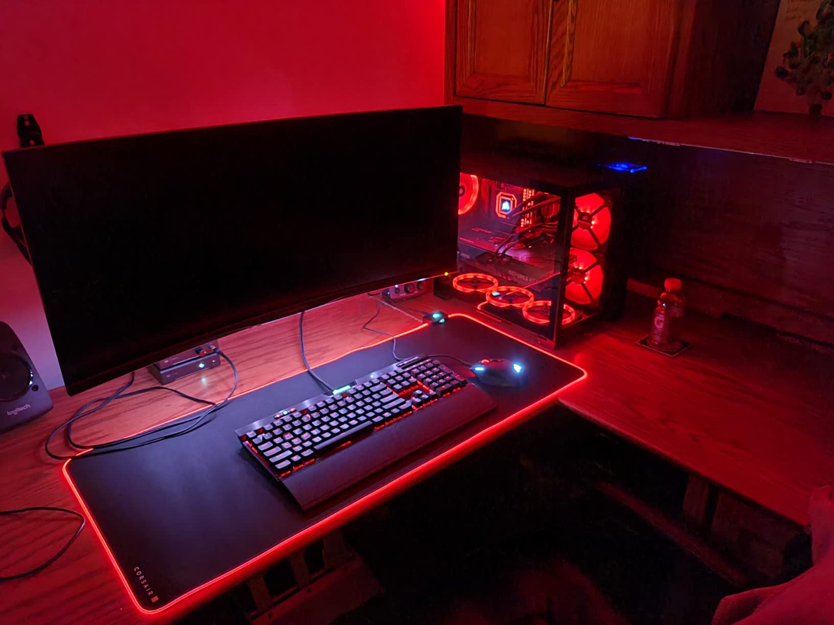 Corsair MM700 RGB Extended Cloth Gaming Mouse Pad customer photo 2