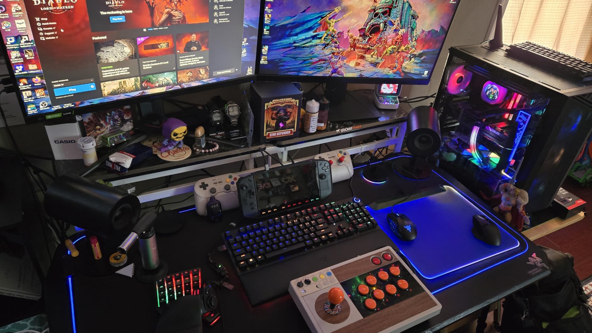 Razer Huntsman V2 Gaming Keyboard, Analog Optical Switches, Black | Adjustable Actuation, Rapid Trigger Mode, Dedicated Media Keys & Dial, Chroma RGB Lighting, Magnetic Plush Wrist Rest customer photo 2