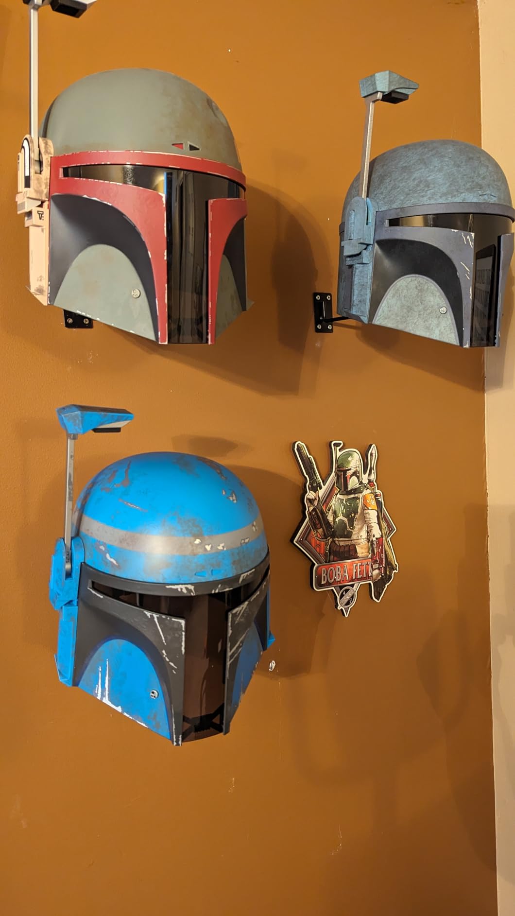 STAR WARS The Black Series Boba Fett (Re-Armored) Premium Electronic Helmet, The Mandalorian Roleplay Collectible for Kids Ages 14 and Up customer photo 1