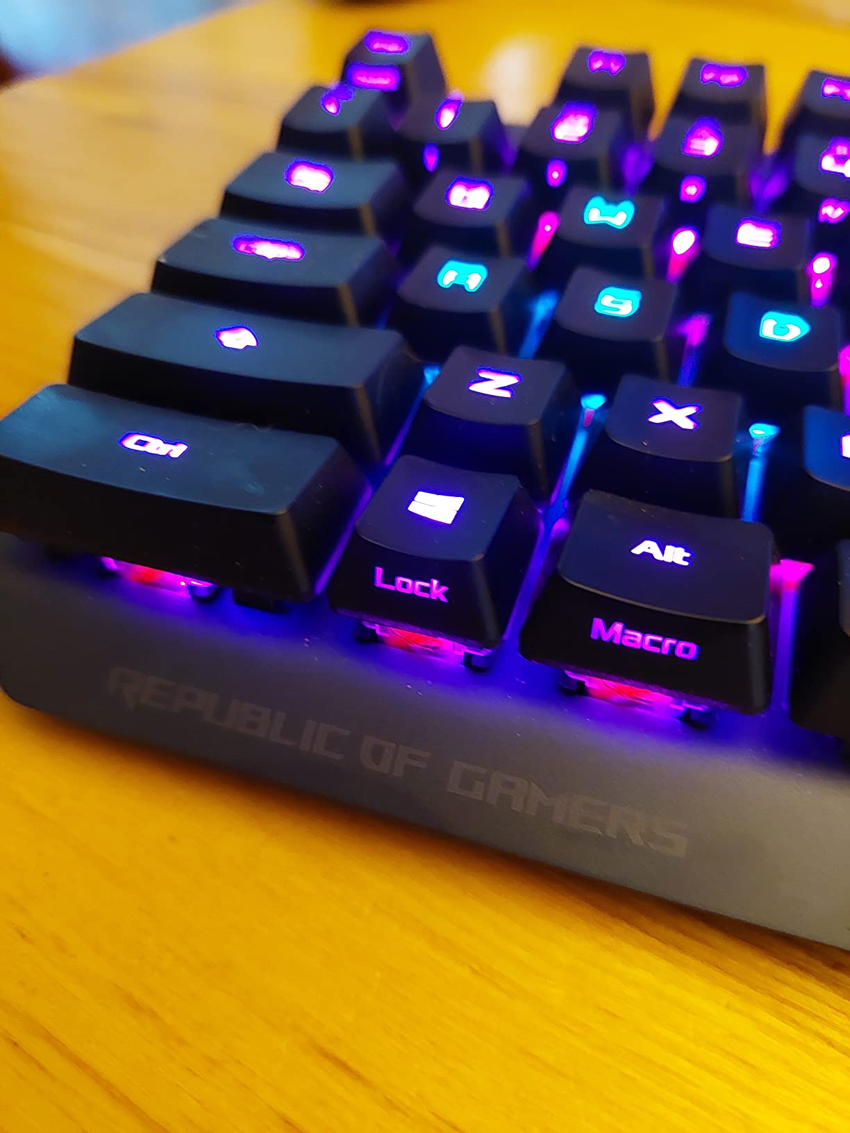 ASUS ROG Strix Scope RX Gaming Mechanical Keyboard, Red Optical Switches, USB 2.0 Passthrough, 2X Wider Ctrl Key, Aura Sync, Armoury Crate RGB Lighting, Black customer photo 1