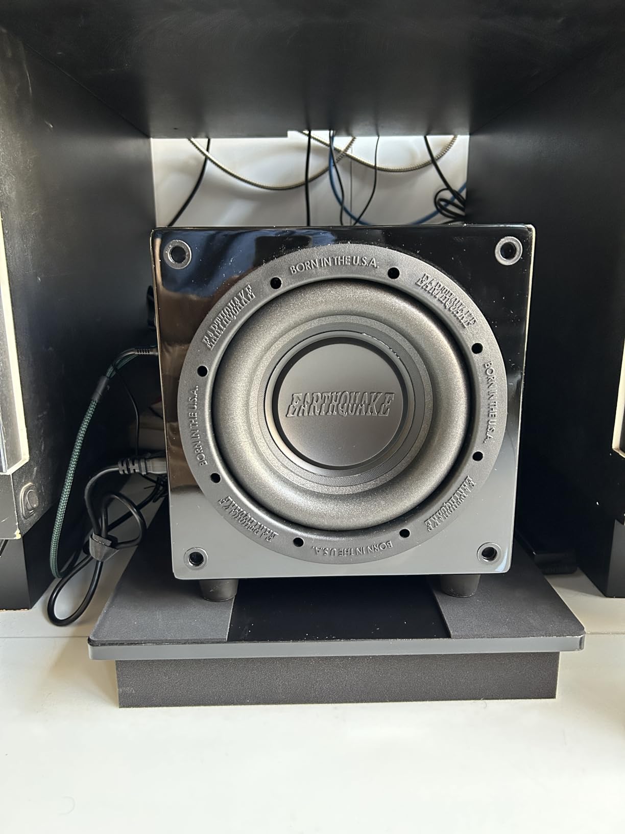 Sound Addicted VibeBoss P10 - Acoustic Isolation Platform Suitable for 8-10 inches Subwoofers (13.7