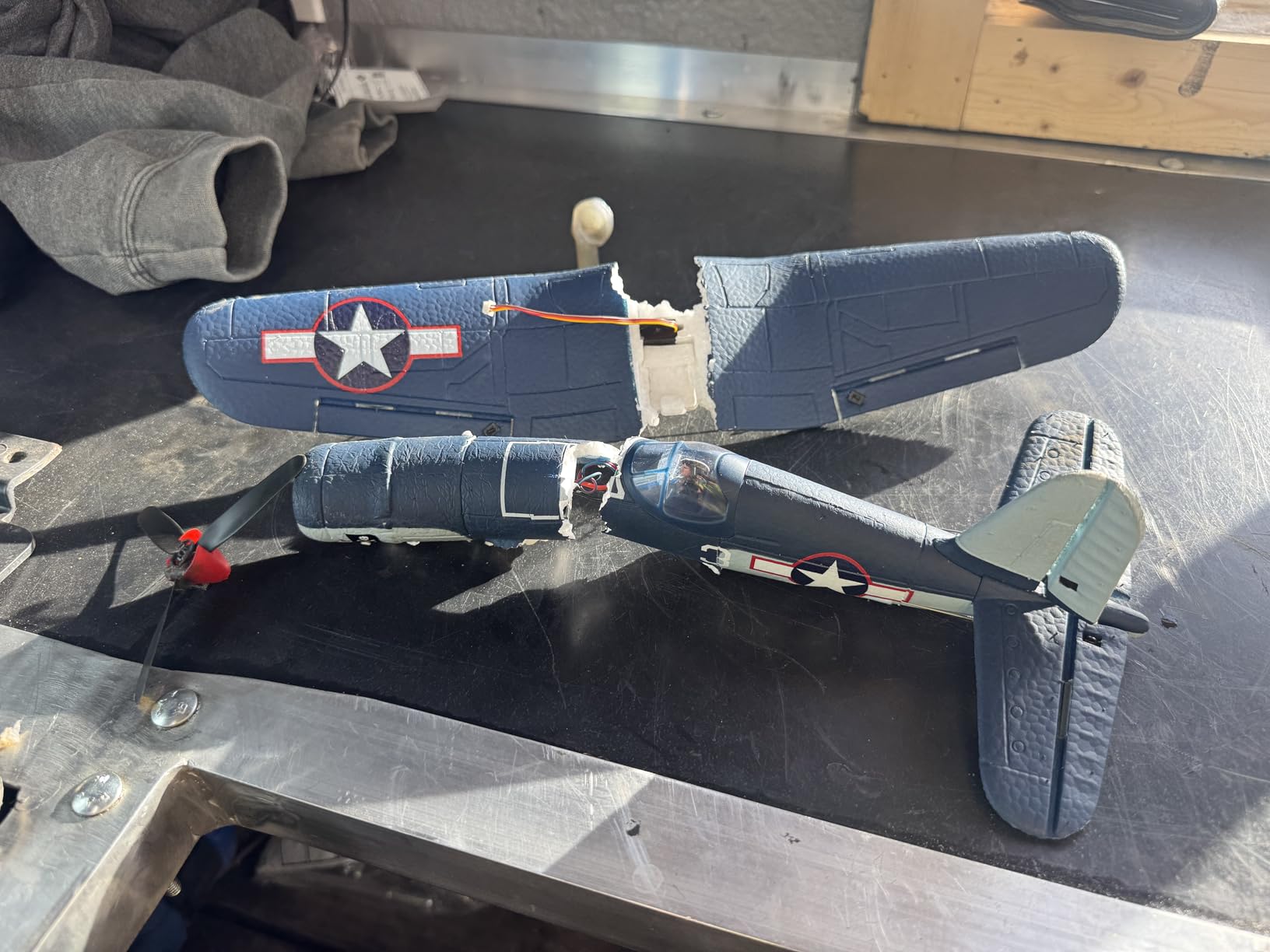 LEAMBE 4 Channel RC Plane - Ready to Fly Aerobatic Aircraft, Easy Control for Beginners, F4U Corsair RC Airplane Best Gift for Adults customer photo 2