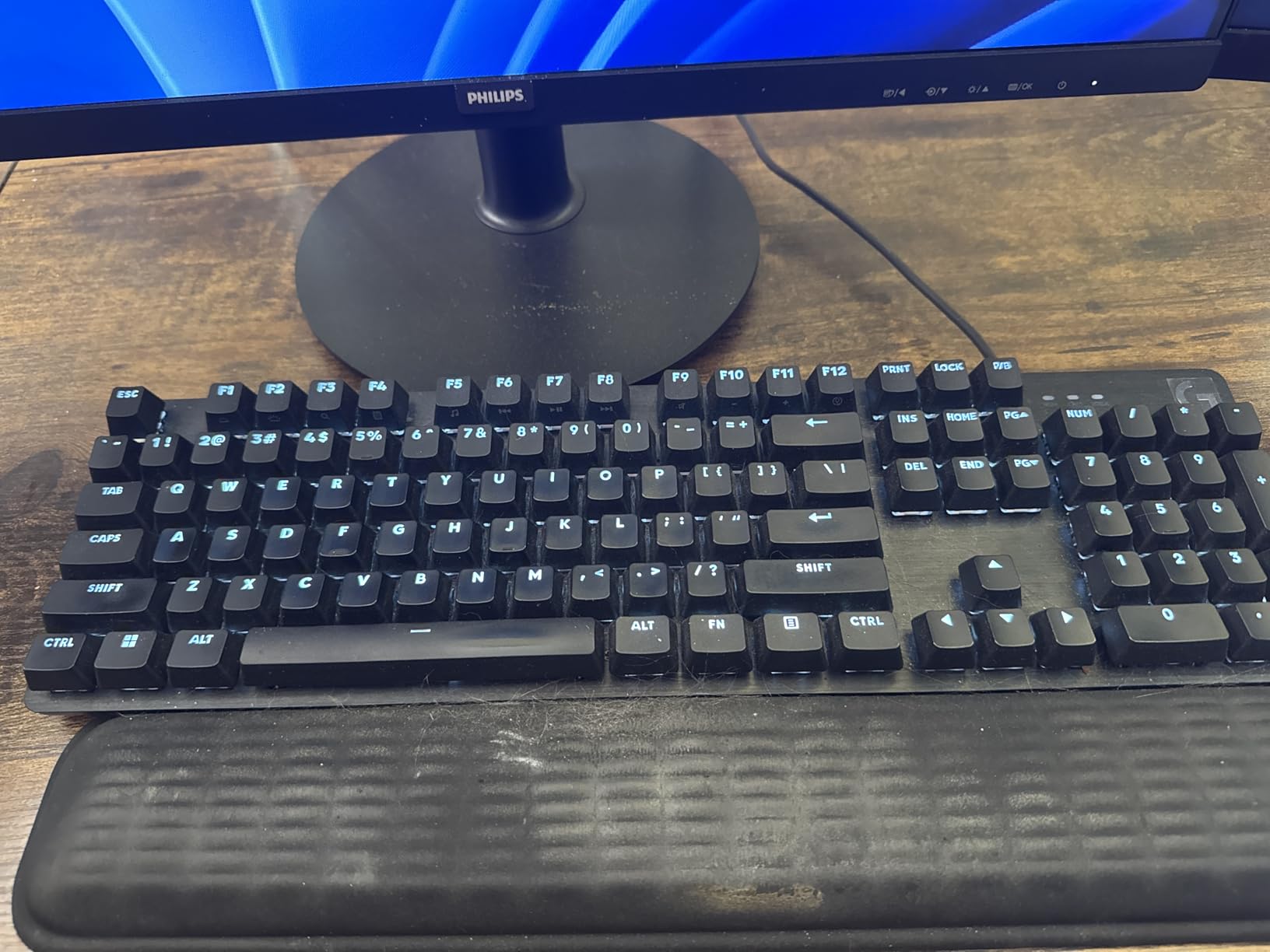 Logitech G413 SE Full-Size Mechanical Gaming Keyboard - Black | Backlit, anti-ghosting, compatible with Windows and macOS, aluminum material customer photo 1