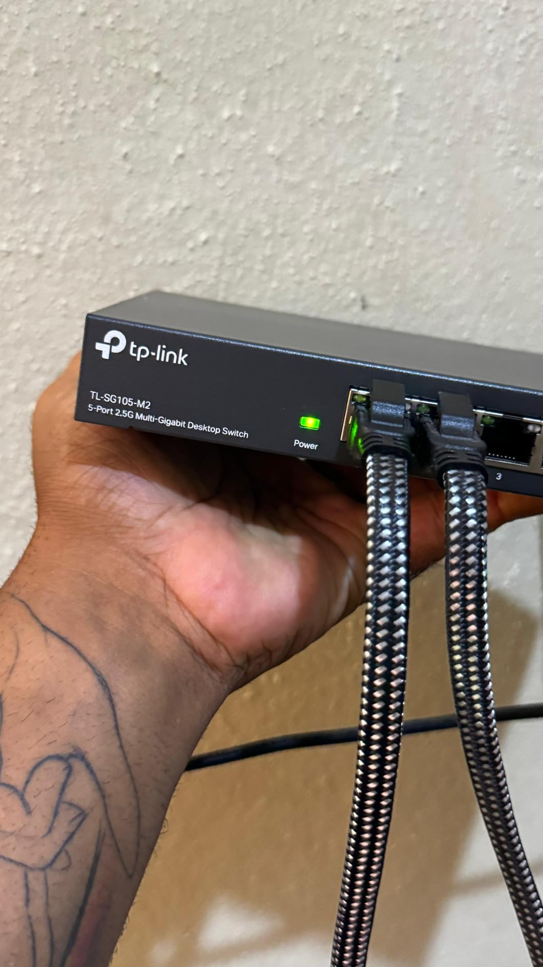 TP-Link TL-SG105-M2, 5 Port Multi-Gigabit Unmanaged Network Switch | Ethernet Splitter, 2.5G Bandwidth, Plug & Play, Desktop/Wall-Mount, Fanless Metal Design customer photo 1