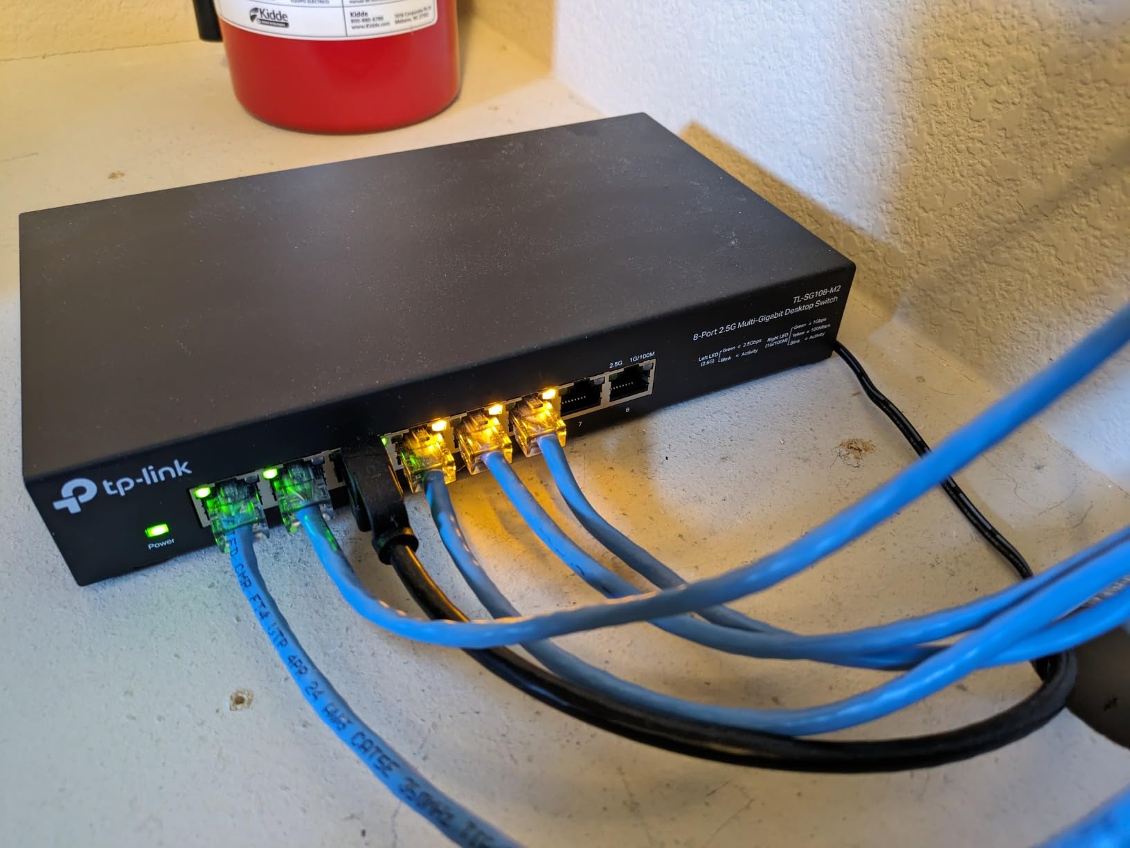 TP-Link TL-SG105-M2, 5 Port Multi-Gigabit Unmanaged Network Switch | Ethernet Splitter, 2.5G Bandwidth, Plug & Play, Desktop/Wall-Mount, Fanless Metal Design customer photo 2
