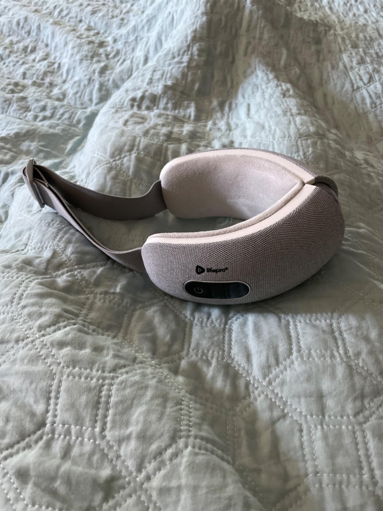 Lifepro Oculax Portable Eye Massager with Heat and Vibration customer photo 1