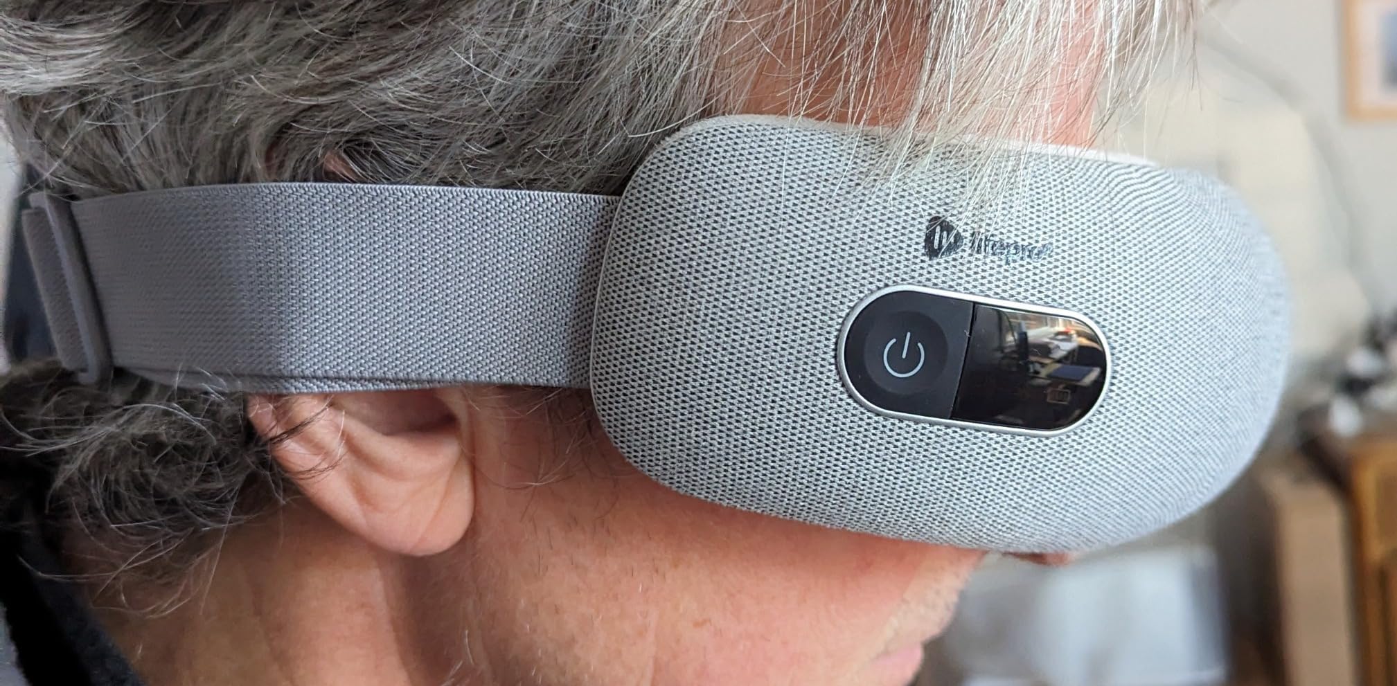 Lifepro Oculax Portable Eye Massager with Heat and Vibration customer photo 2