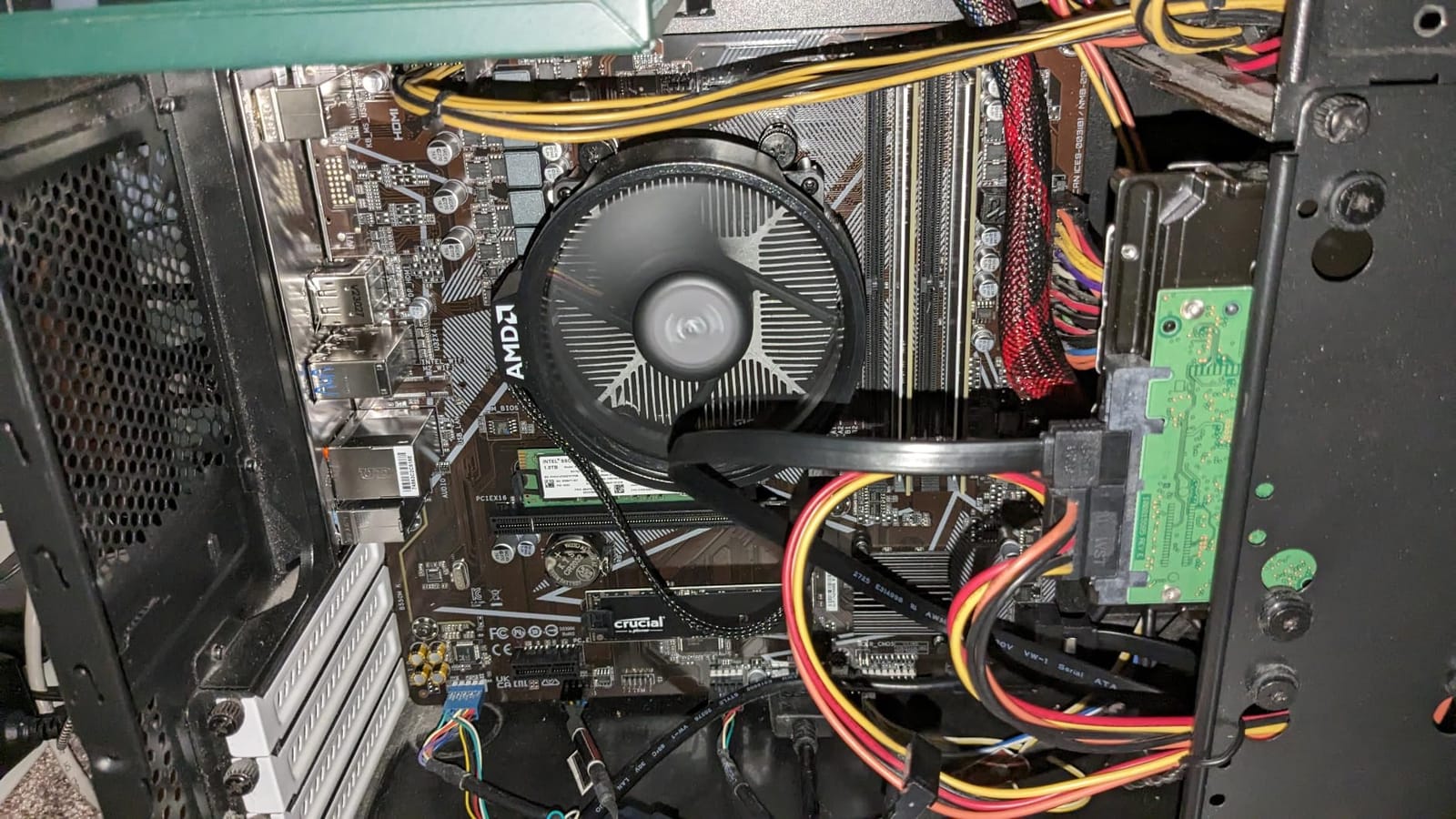 AMD Ryzen 5 5600G 6-Core 12-Thread Desktop Processor with Radeon Graphics customer photo 1