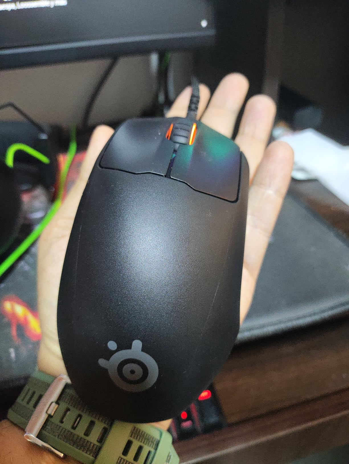SteelSeries Esports FPS Gaming Mouse - Ultra Lightweight 69g - Prime Edition - 5 Programmable Buttons - 18K CPI TrueMove Pro Sensor - Magnetic Optical Switches - RGB Lighting - PC/Mac customer photo 1