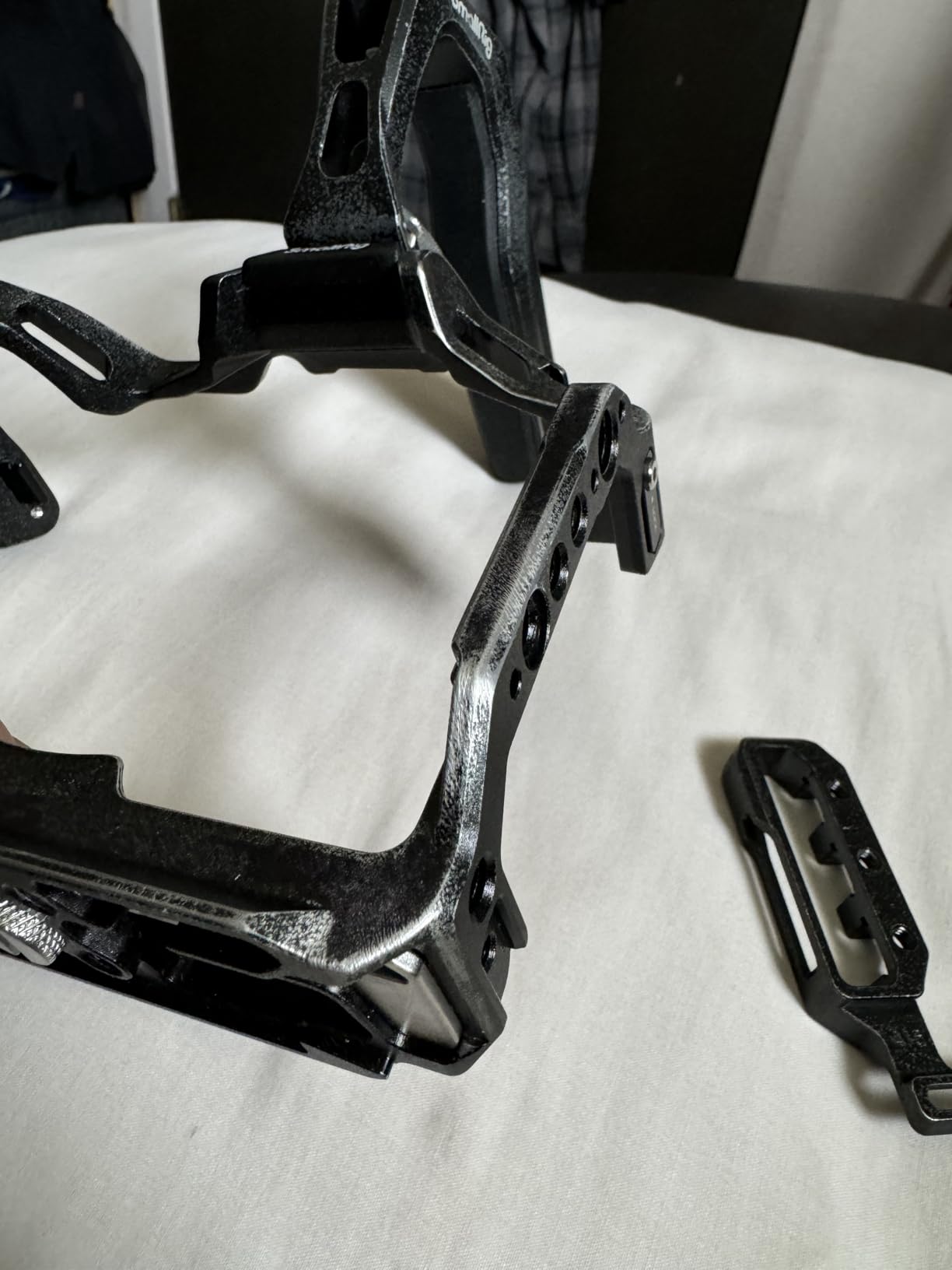 SmallRig R5 R5 C R6 Cage Kit for Canon R5 R5 C R6 Mirrorless Camera with Top Handle and Dedicated Cable Clamp, Aluminum Alloy Cage for Canon R5 R6 R5 C Camera 3234 customer photo 1