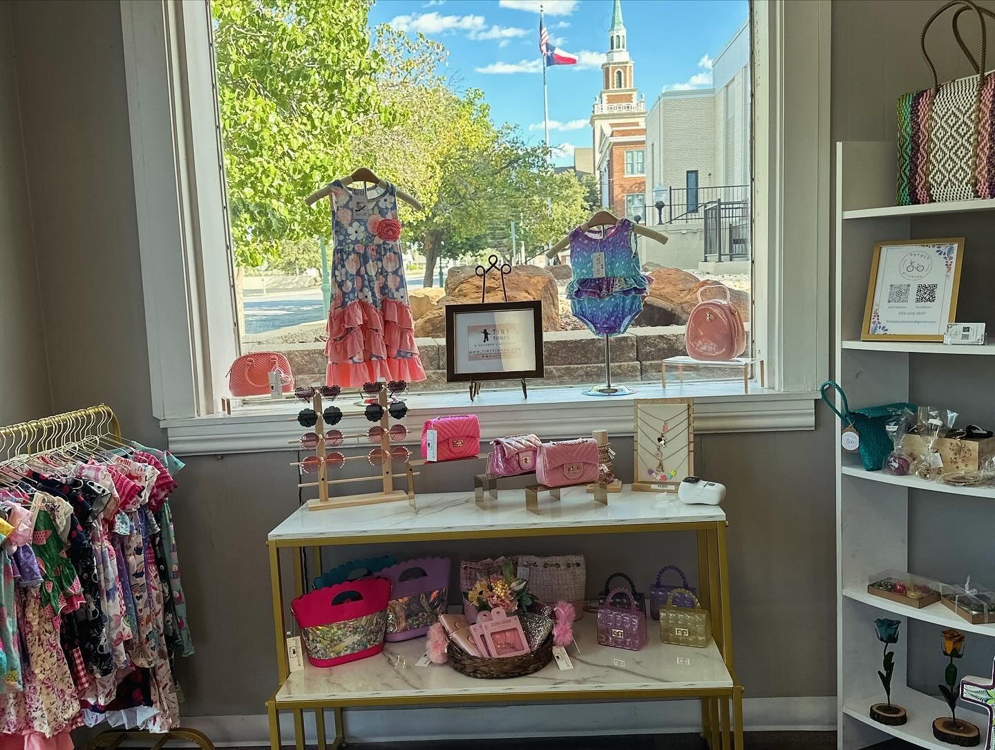 2 Tier Retail Display Table for Shoes & Handbags, Gold Metal and Wood Boutique Display Stand, Heavy Duty Display Riser Shelf for Clothing Stores, Vendor Events, Showroom & Home, 45.2