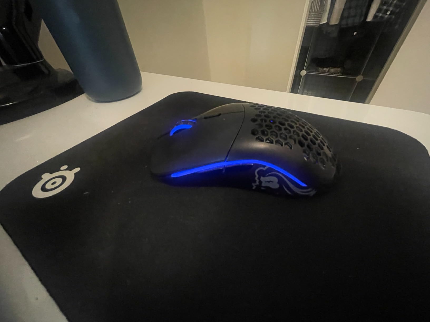 GLORIOUS Model O Wireless Gaming Mouse - Superlight, 69g Honeycomb Design, RGB, Ambidextrous, Lag Free 2.4GHz Wireless, Up to 71 Hours Battery - Matte White customer photo 2