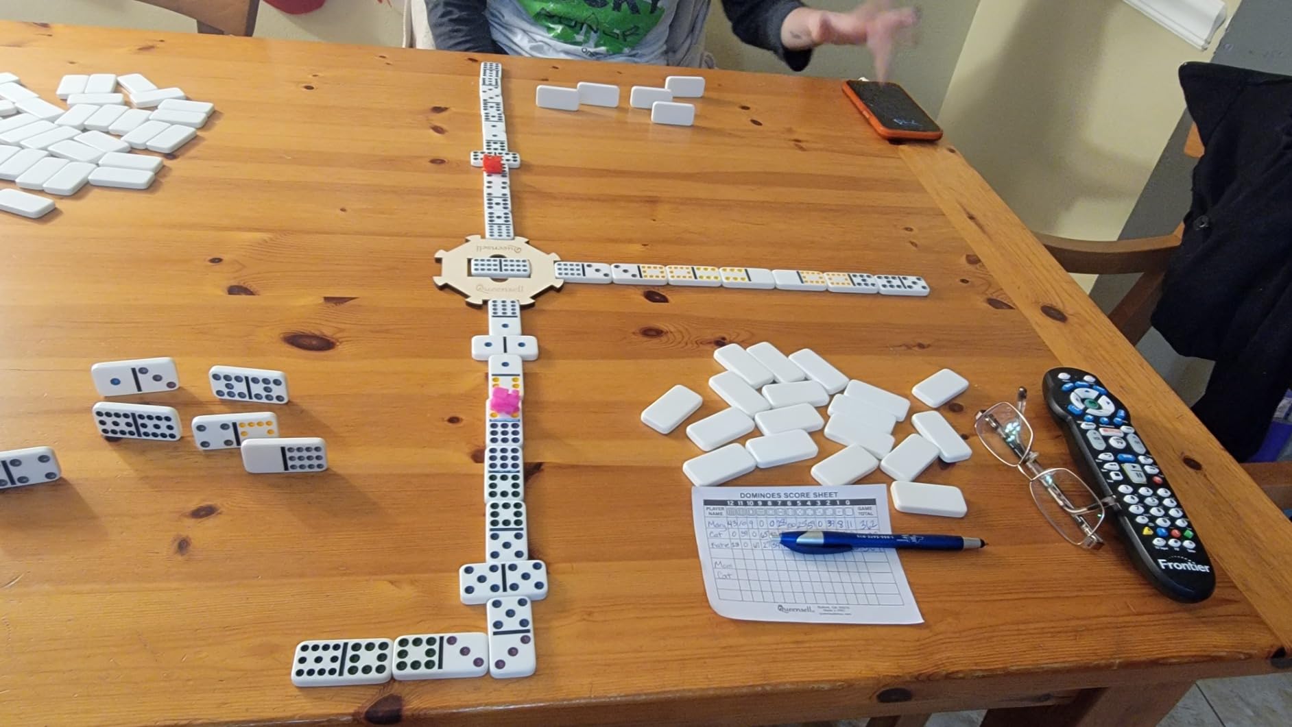 Queensell Mexican Train Dominoes Set with Wooden Hub, Double 12 customer photo 1