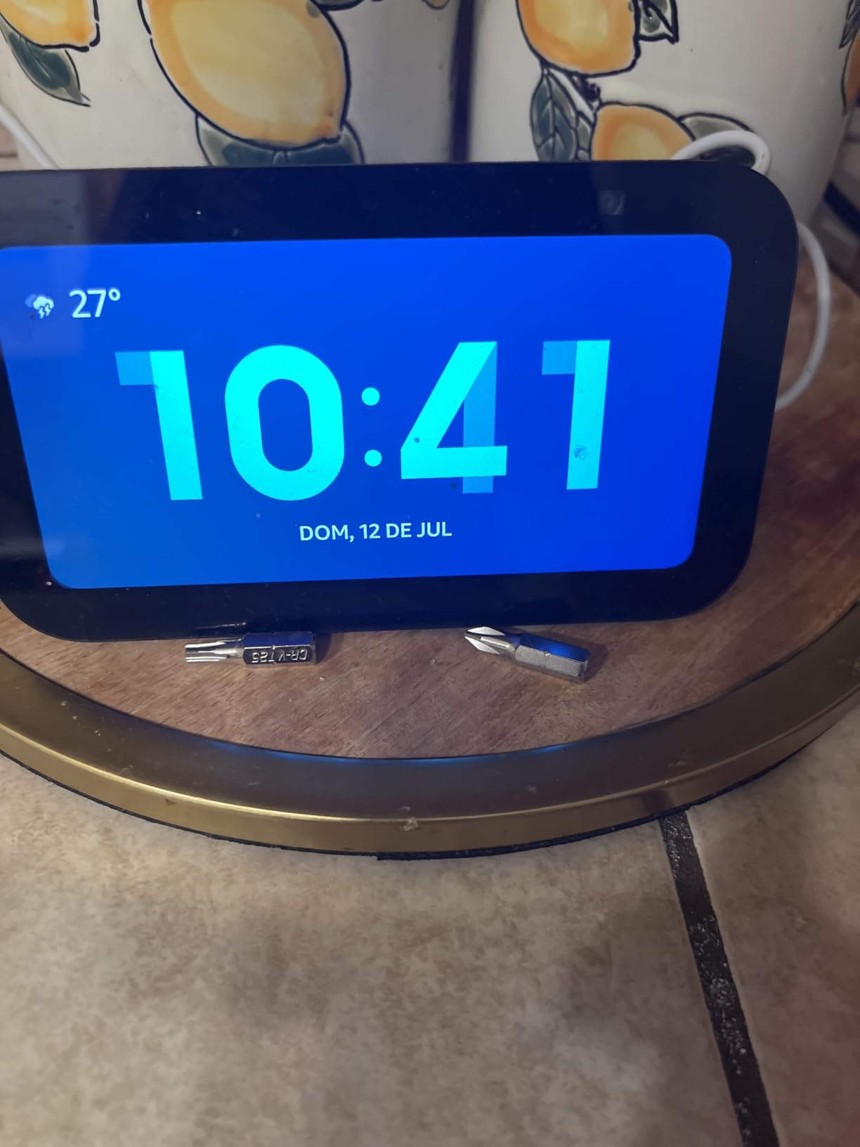 Amazon Echo Show 5 (newest model), Smart display, Designed for Alexa+, 2x the bass and clearer sound, Charcoal customer photo 1