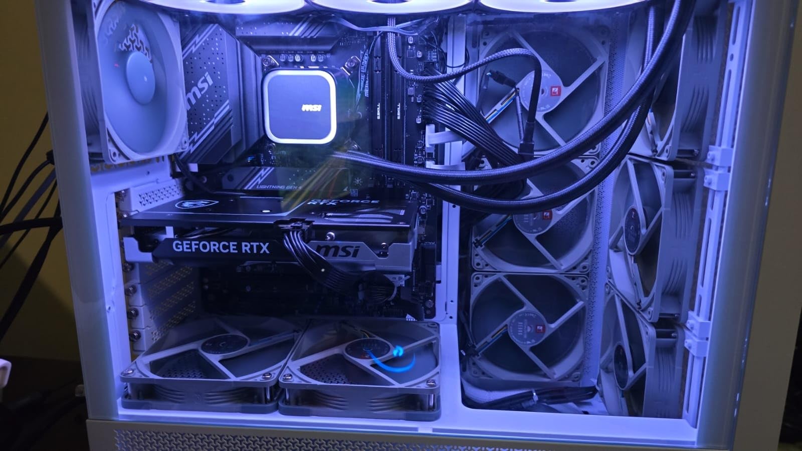 Intel® Core™ i7-12700KF Desktop Processor 12 (8P+4E) Cores up to 5.0 GHz Unlocked LGA1700 600 Series Chipset 125W customer photo 1