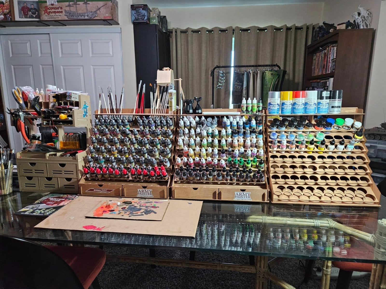 Plydolex Plywood Storage Rack, 105 Bottle Holes for 17 ml Vallejo Paints, 14 Paintbrush Slots, 6 Miniature Stands, 2 Drawers customer photo 1