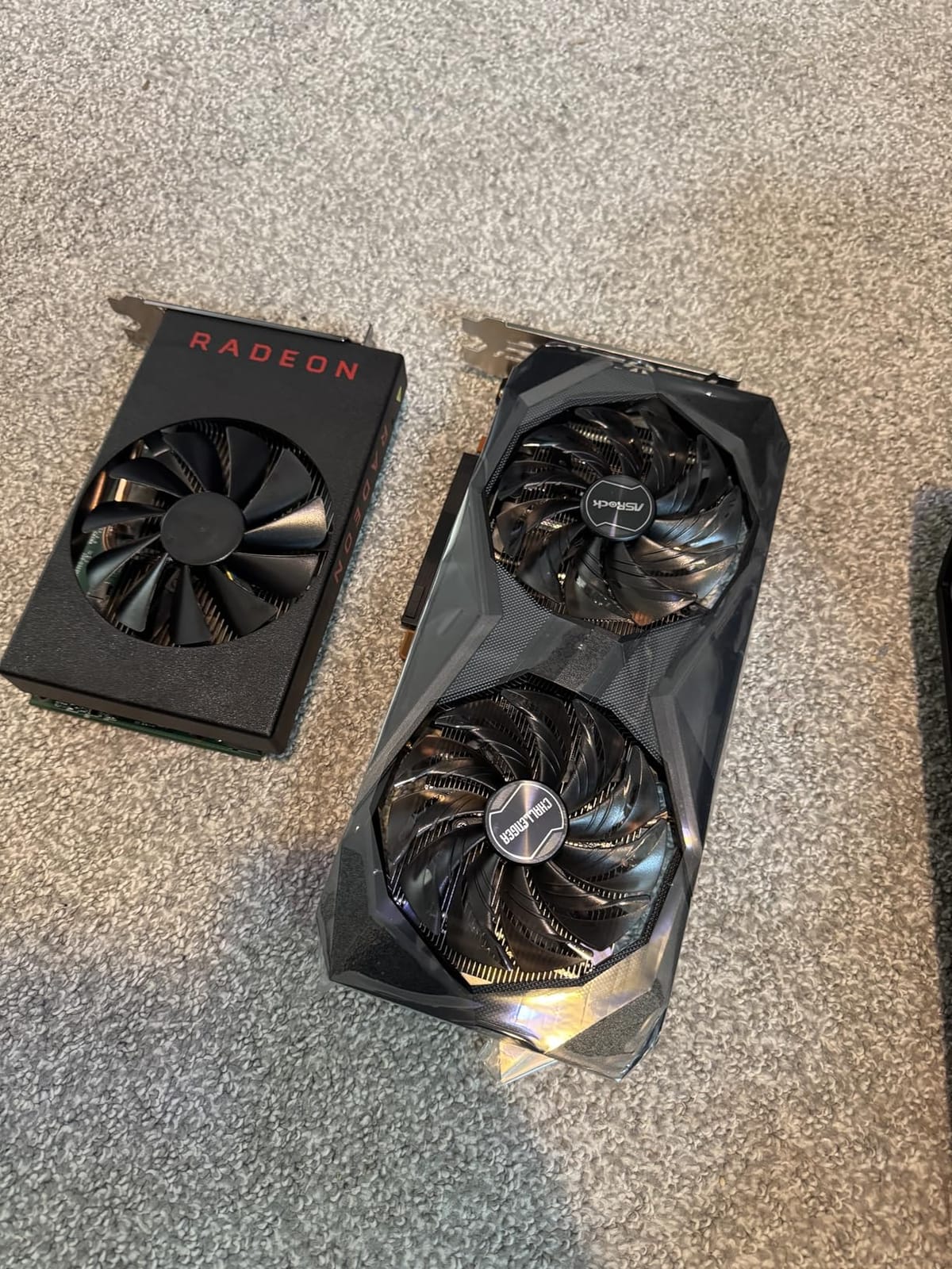 ASRock AMD Radeon RX 6600 Challenger D 8GB GDDR6 DisplayPort 14Gbps HDMI 0dB Silent Cooling 128-bit 7680 x 4320 Dual Fan Graphics Card PCI Express 4.0 x8 8-pin customer photo 1