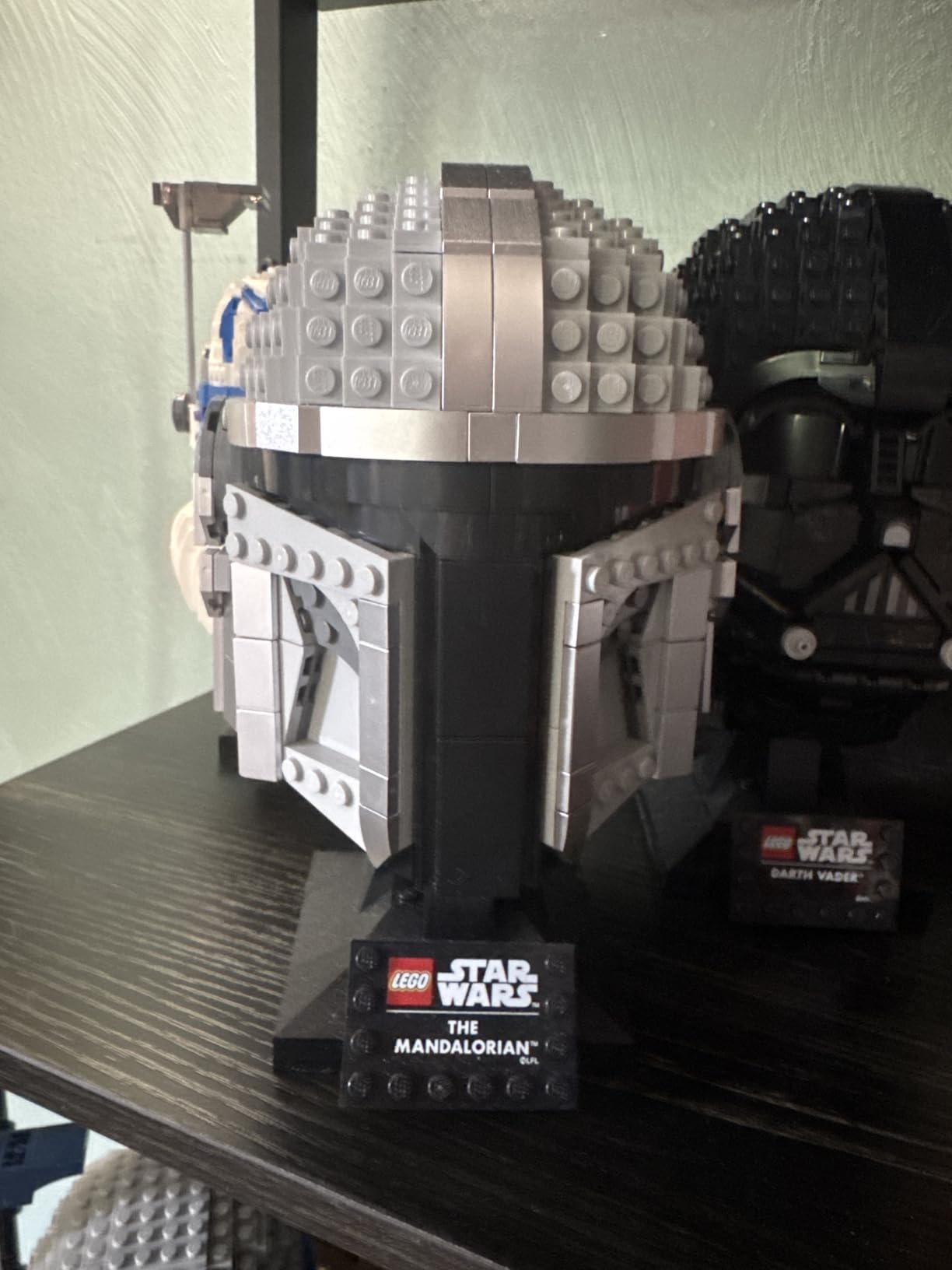 LEGO Star Wars The Mandalorian Helmet 75328 Buildable Display Model Kit customer photo 1