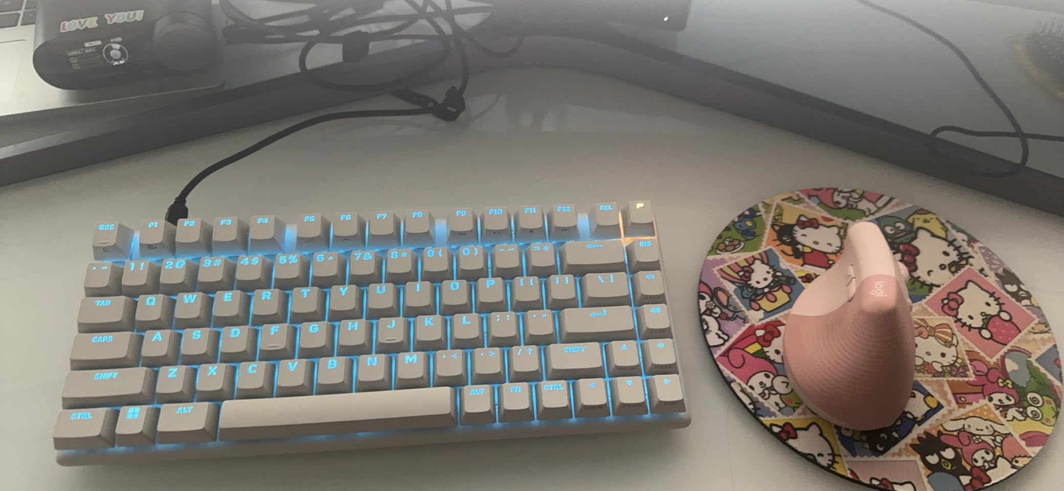 Alienware Pro Wireless Gaming Keyboard, Linear Mechanical, RGB | 2.4GHz, Bluetooth 5.1, USB Wired, N-Key Rollover, PBT Double-Shot Keycaps, Detachable USB Paracord Cable, Lunar Light customer photo 2