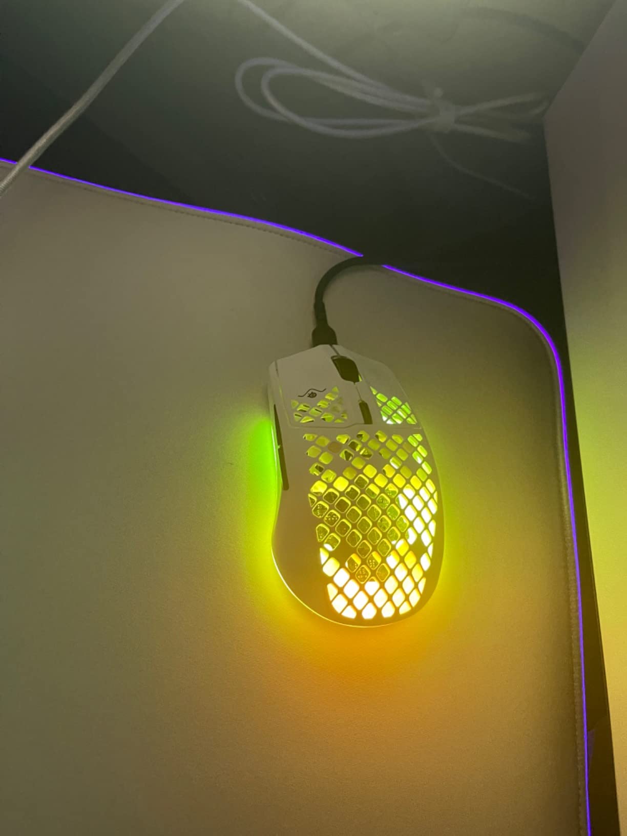Aerox 3 - Holey RGB Gaming Mouse - Ultra-lightweight Water Resistant Design - 8,500 DPI TrueMove Core Optical Sensor - Onyx customer photo 1