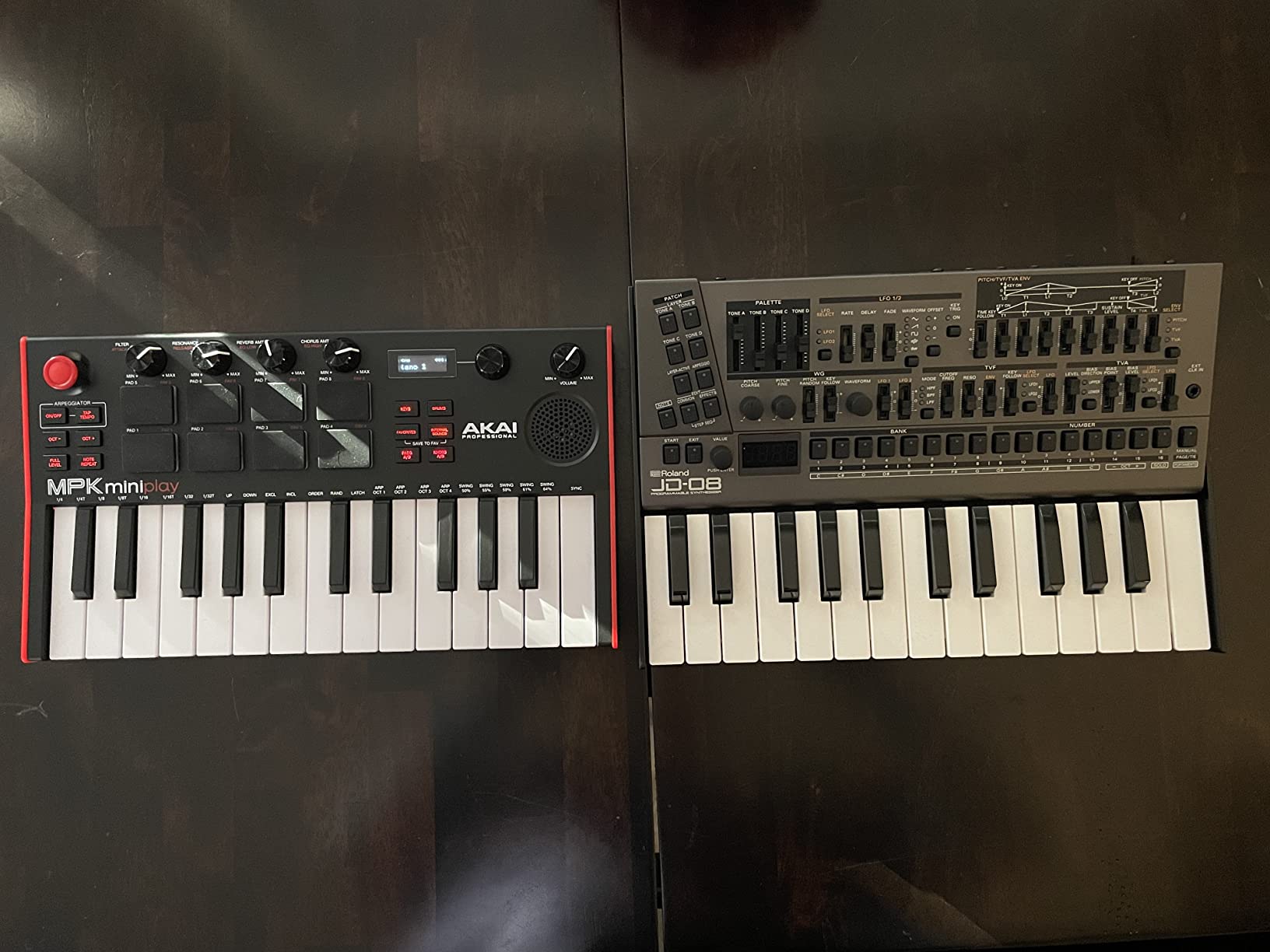 Akai Professional MPK Mini Play MK3 25-Key USB MIDI Keyboard Controller | Velocity-Sensitive Mini Keys, 8 MPC Pads, 8 Knobs, Built-In Sounds, Speaker, Software Suite Included, for Beat Makers customer photo 1