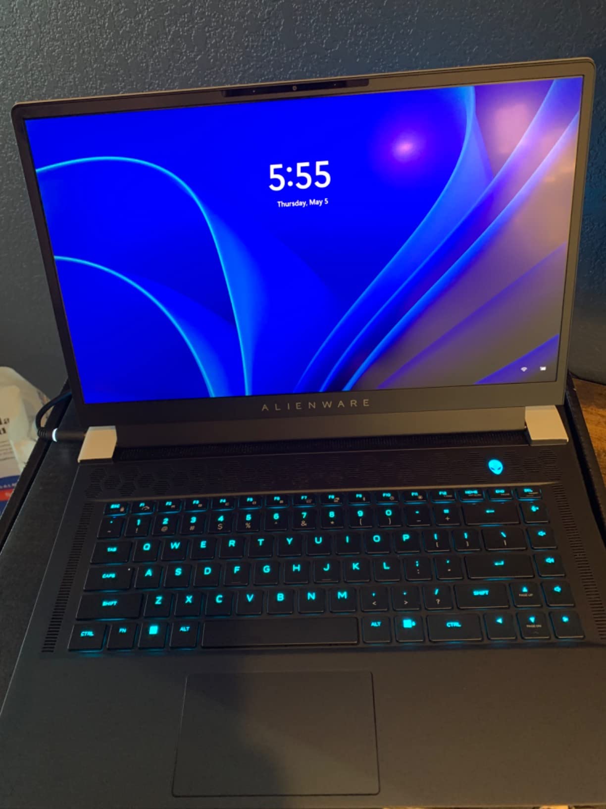 Alienware X15 R2 Gaming Laptop - 15.6-inch FHD 360Hz 1ms Display, Intel Core i7-12700H, 16GB RAM, 512GB SSD, NVIDIA GeForce RTX 3070Ti 8GB GDDR6, USB-C, WiFi 6, Bluetooth, Windows 11 Home - White customer photo 2