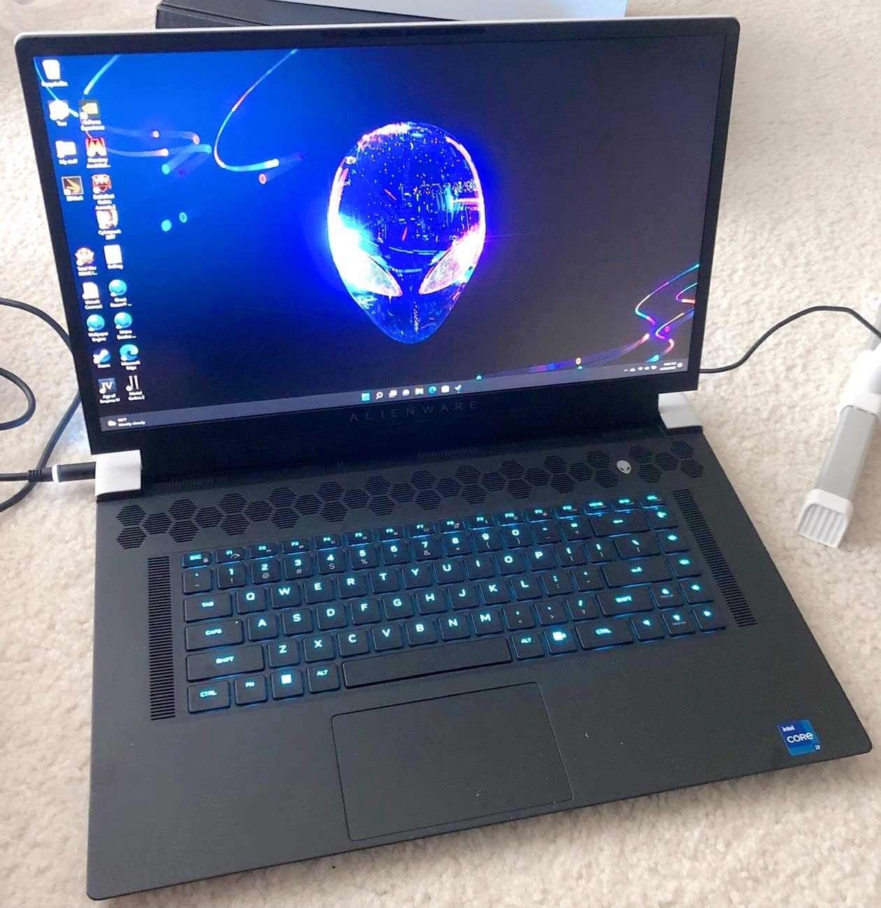 Alienware X17 R2 VR Ready Gaming Laptop - 17.3-inch FHD 360Hz 1ms Display, Core i7-12700H, 16GB RAM, 1TB SSD, NVIDIA GeForce RTX 3070Ti 8GB GDDR6, Bluetooth, Wi-Fi 6, USB-C, Windows 11 Home - White customer photo 1