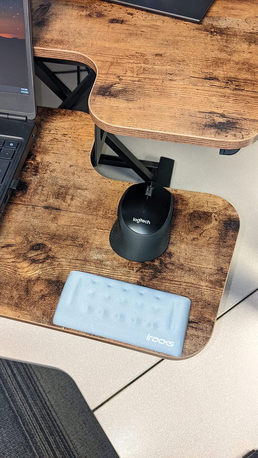 i-Rocks Memory Foam Mouse Wrist Rest - Pain-Reducing Wrist Rest for Mouse - Non-Slip Rubber Base Wrist Rest - Cooling Mouse Wrist Support for Long Hours of Work, Studying, Gaming (Black) customer photo 1