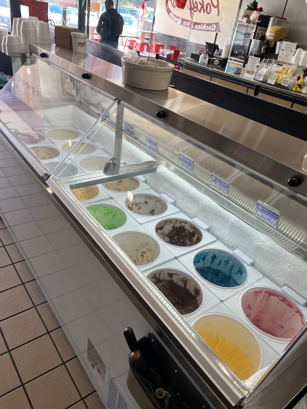 KoolMore MCF-16C Commercial Ice Cream Freezer Display Case, 16 Cu. Ft, White customer photo 1