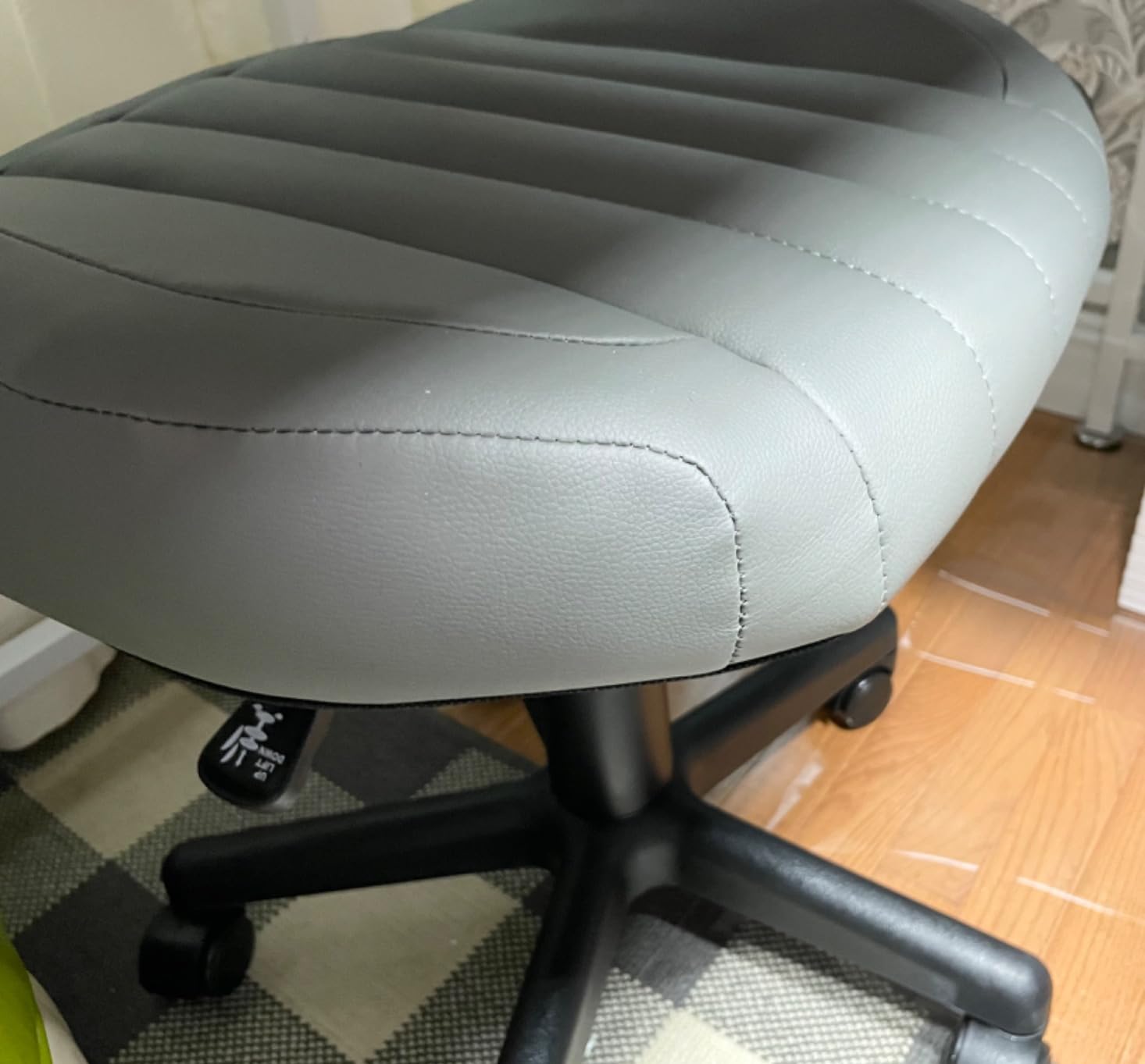 EUREKA ERGONOMIC Multi-Use Stool, Height Adjustable Swivel Rolling Stool Chair W Wheels, Ottoman Footrest for Gaming, Home Office, Black customer photo 2