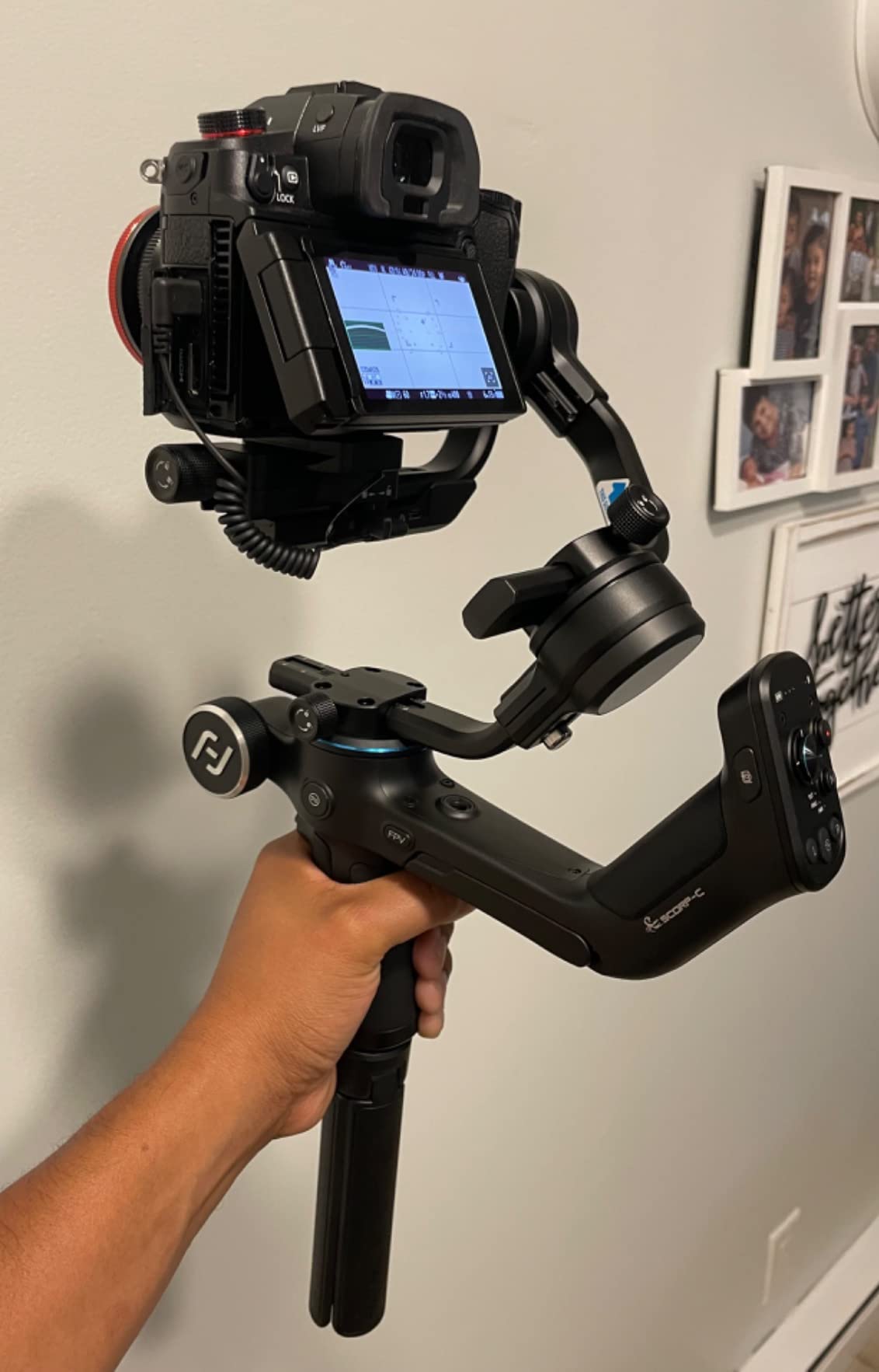 FeiyuTech SCORP-C Gimbal Stabilizer for Cameras DSLR and Mirrorless Camera, 3-Axis Camera Gimbal, 5.5lbs Payload, for Sony α7Ⅳ A6300/A6400 A7S3 a9/a7 for Canon 5D3/80D for Nikon D7500/Z5/Z6 II customer photo 2
